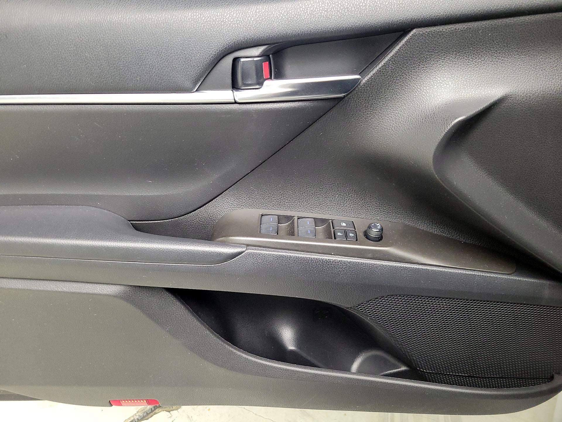 Thumbnail: 2023 Toyota Camry - 12