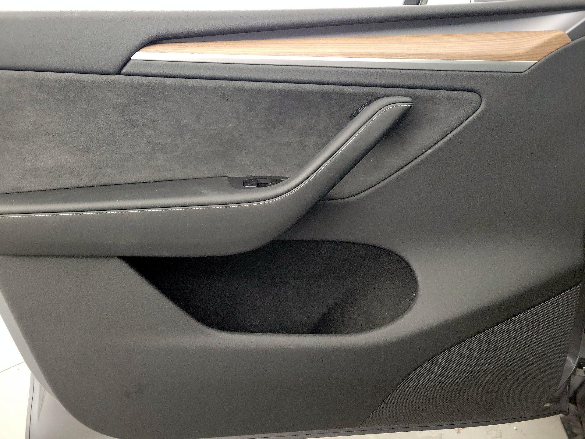 Thumbnail: 2025 Tesla Model Y - 12