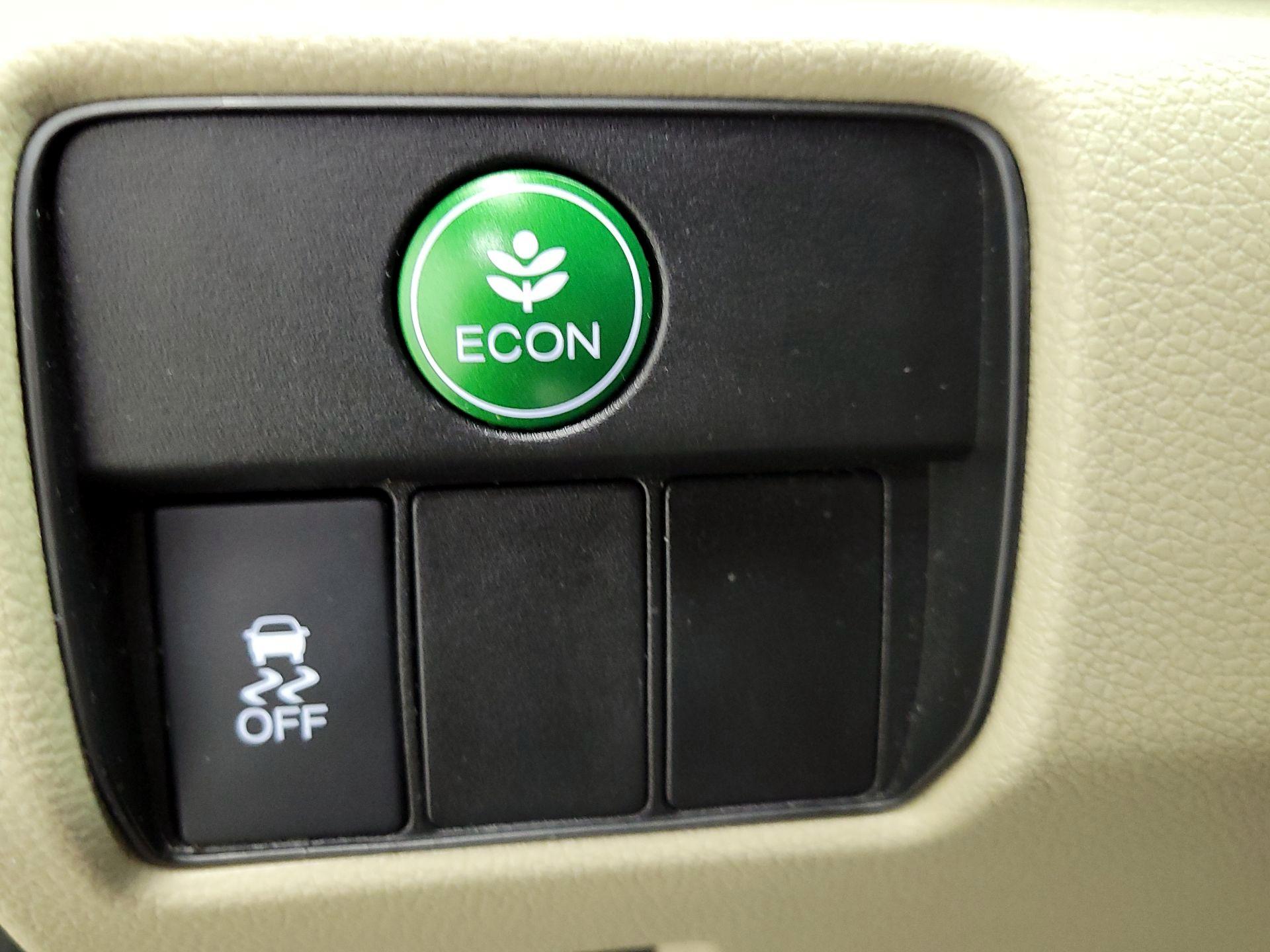 Thumbnail: 2015 Honda Accord - 13