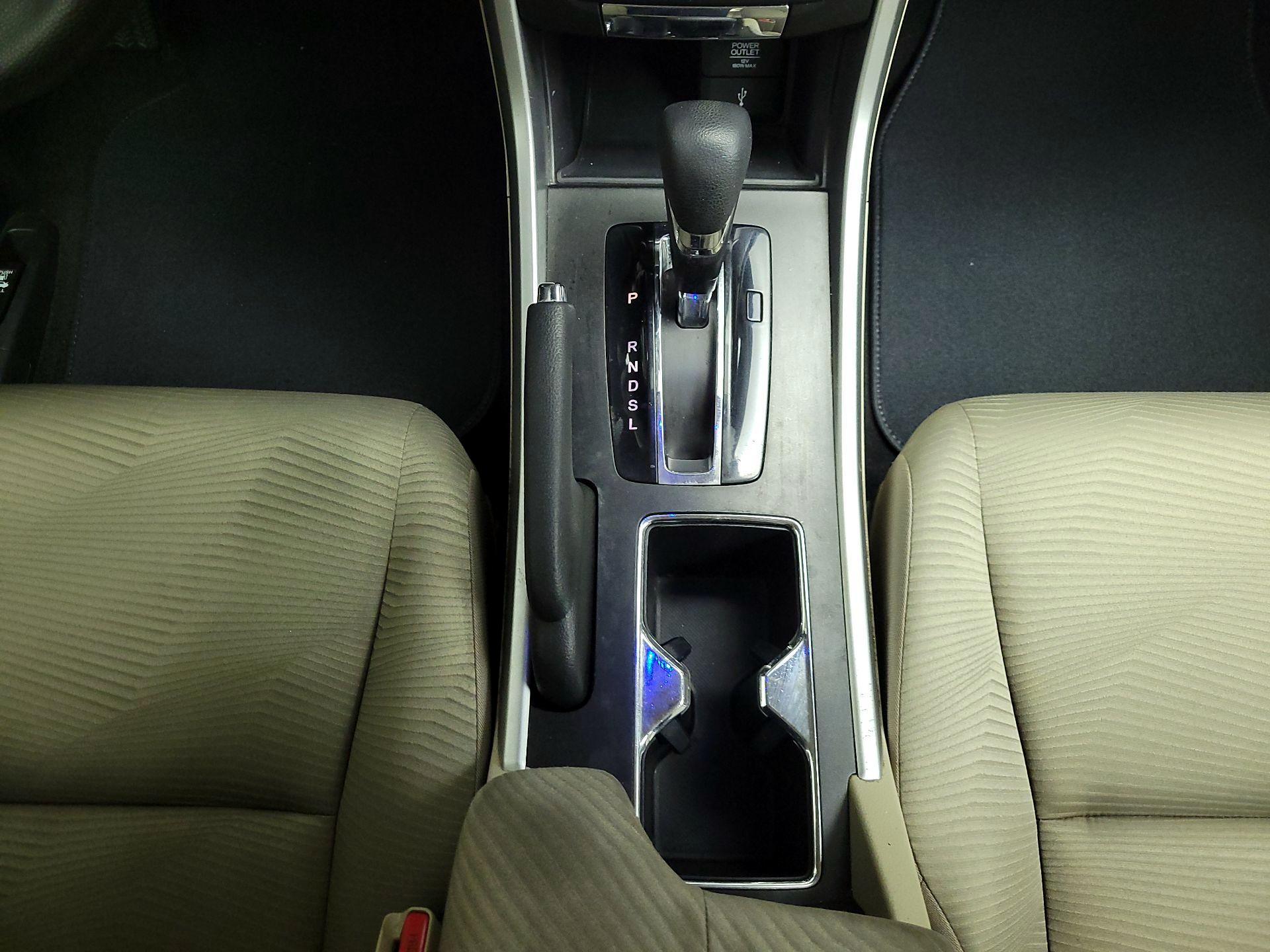 Thumbnail: 2015 Honda Accord - 17