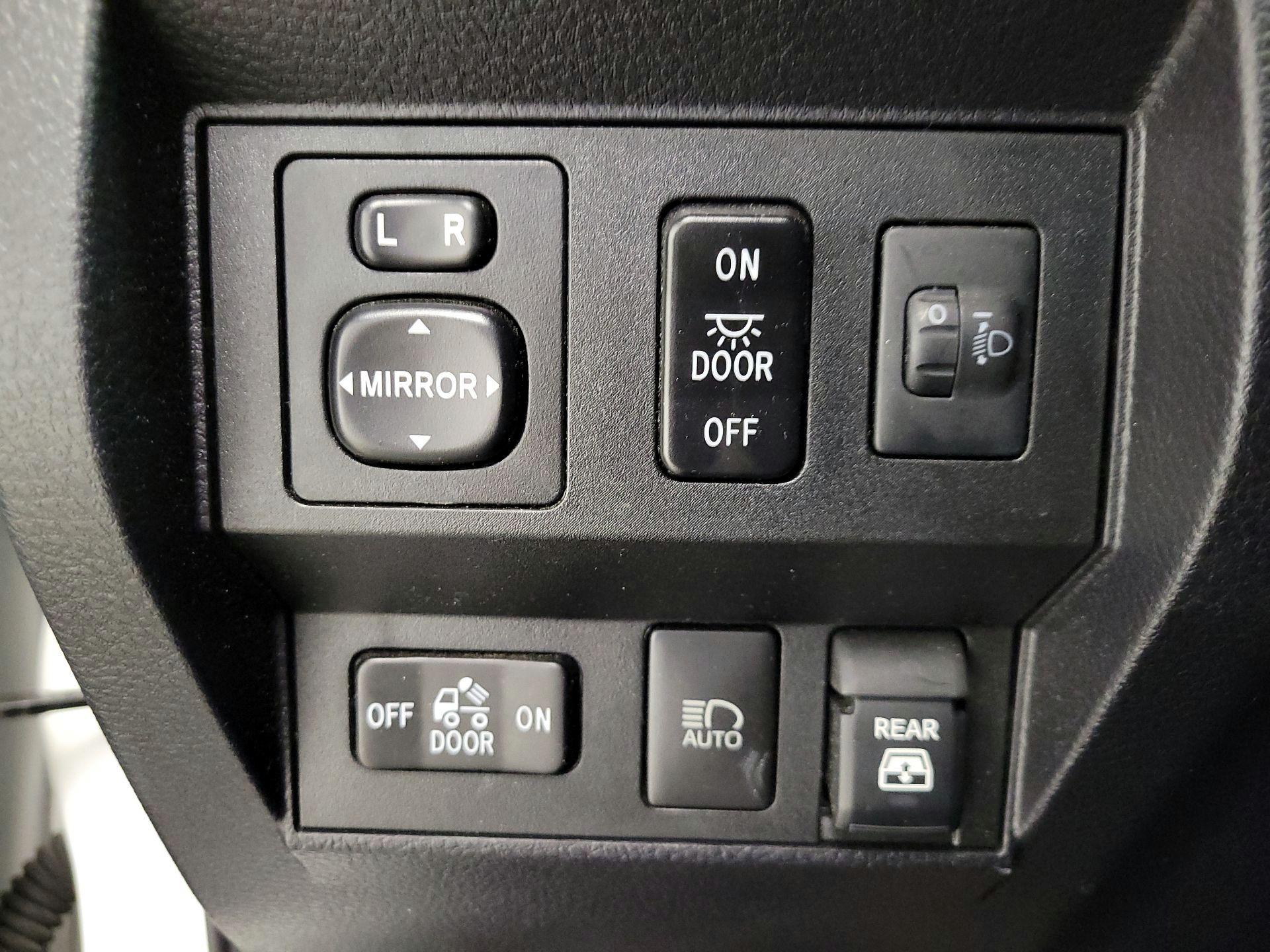 Thumbnail: 2021 Toyota Tundra - 13