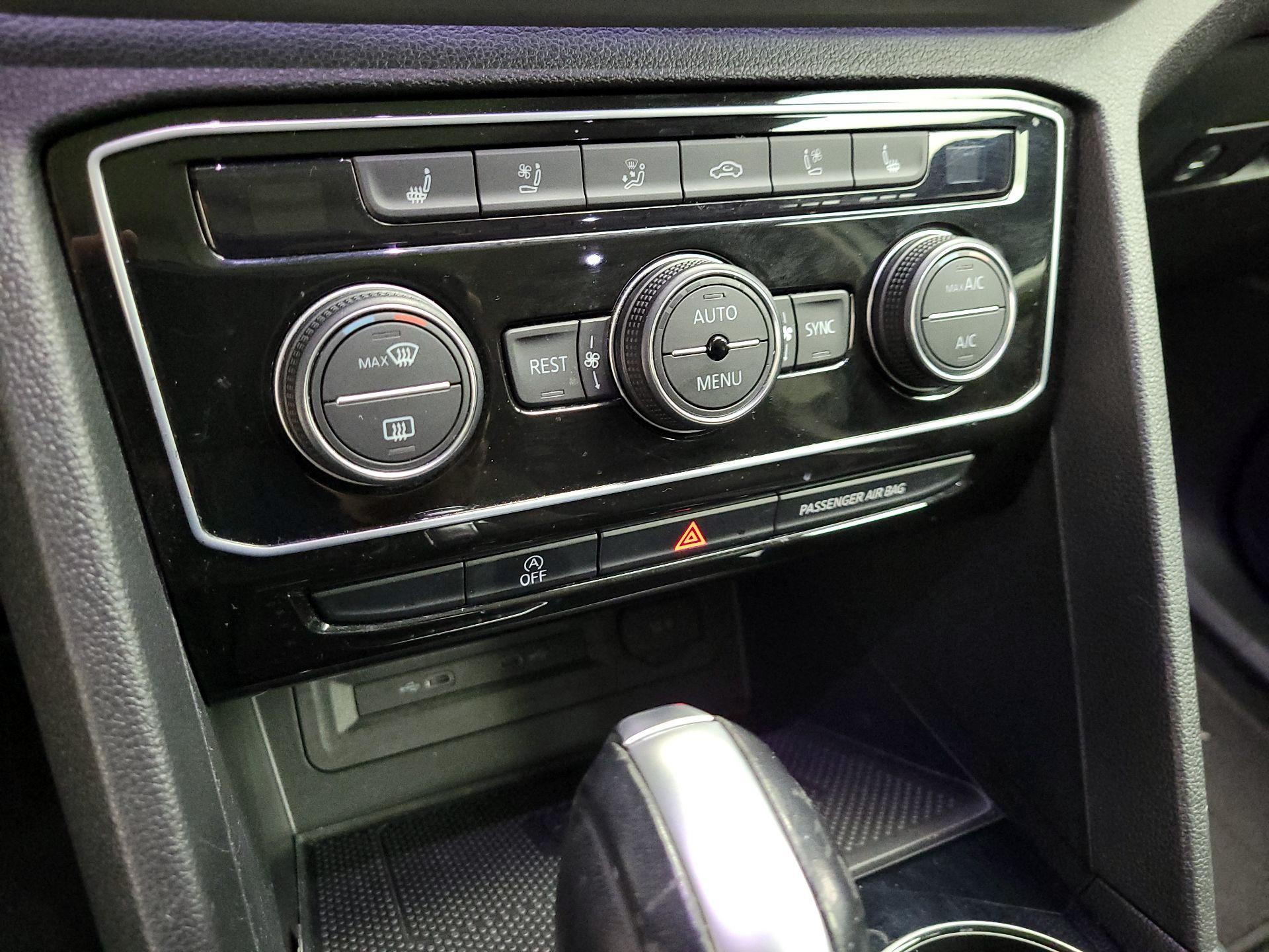 Thumbnail: 2022 Volkswagen Atlas - 17