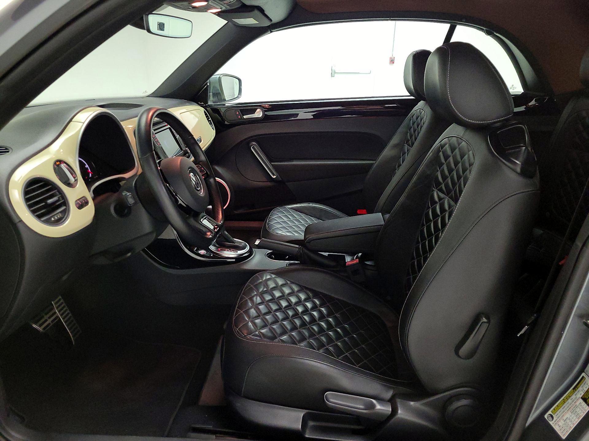 Thumbnail: 2019 Volkswagen Beetle - 11