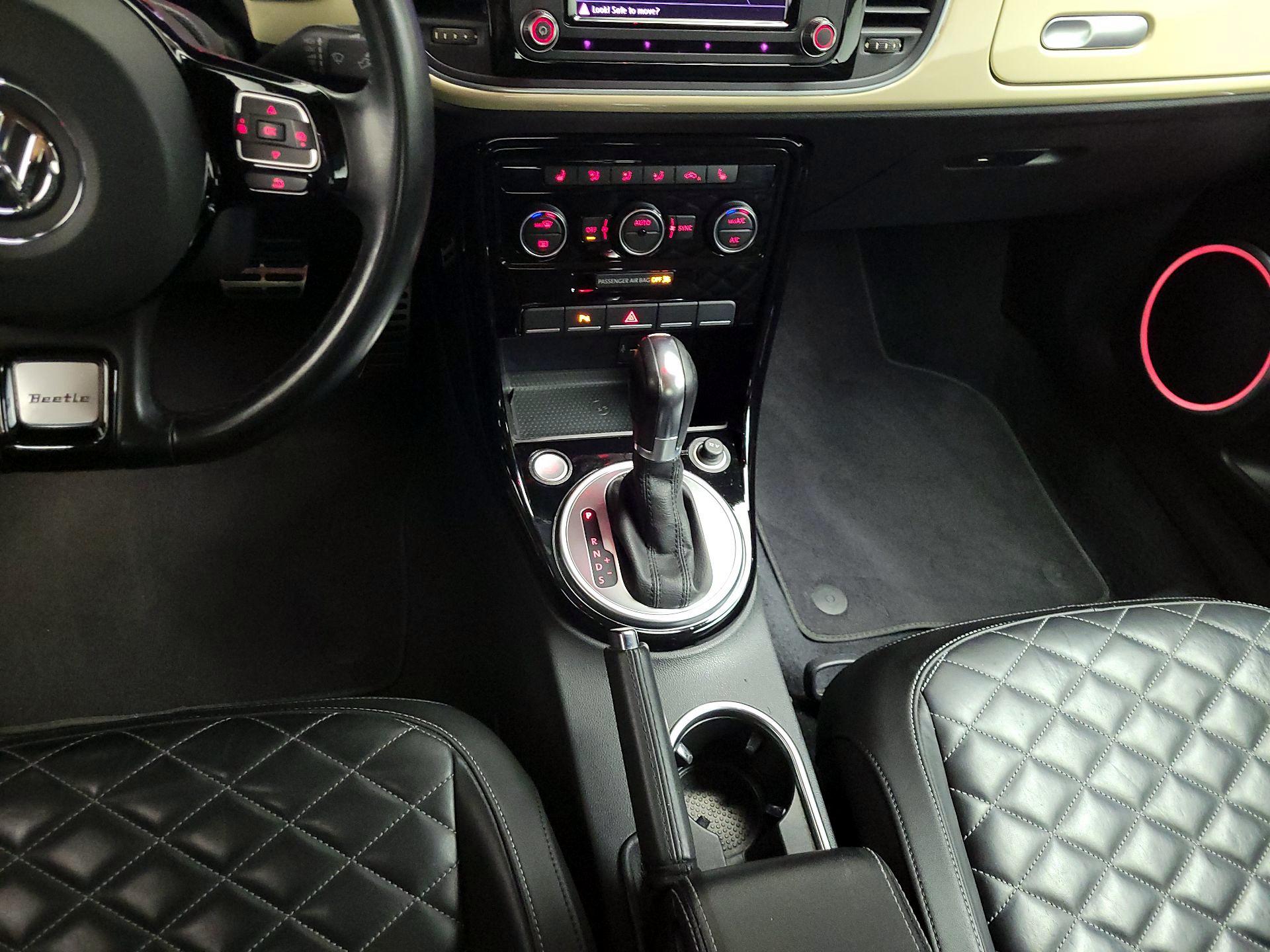 Thumbnail: 2019 Volkswagen Beetle - 17