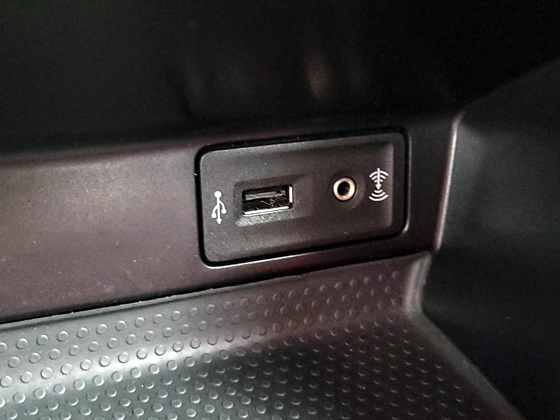 Thumbnail: 2019 Volkswagen Beetle - 18