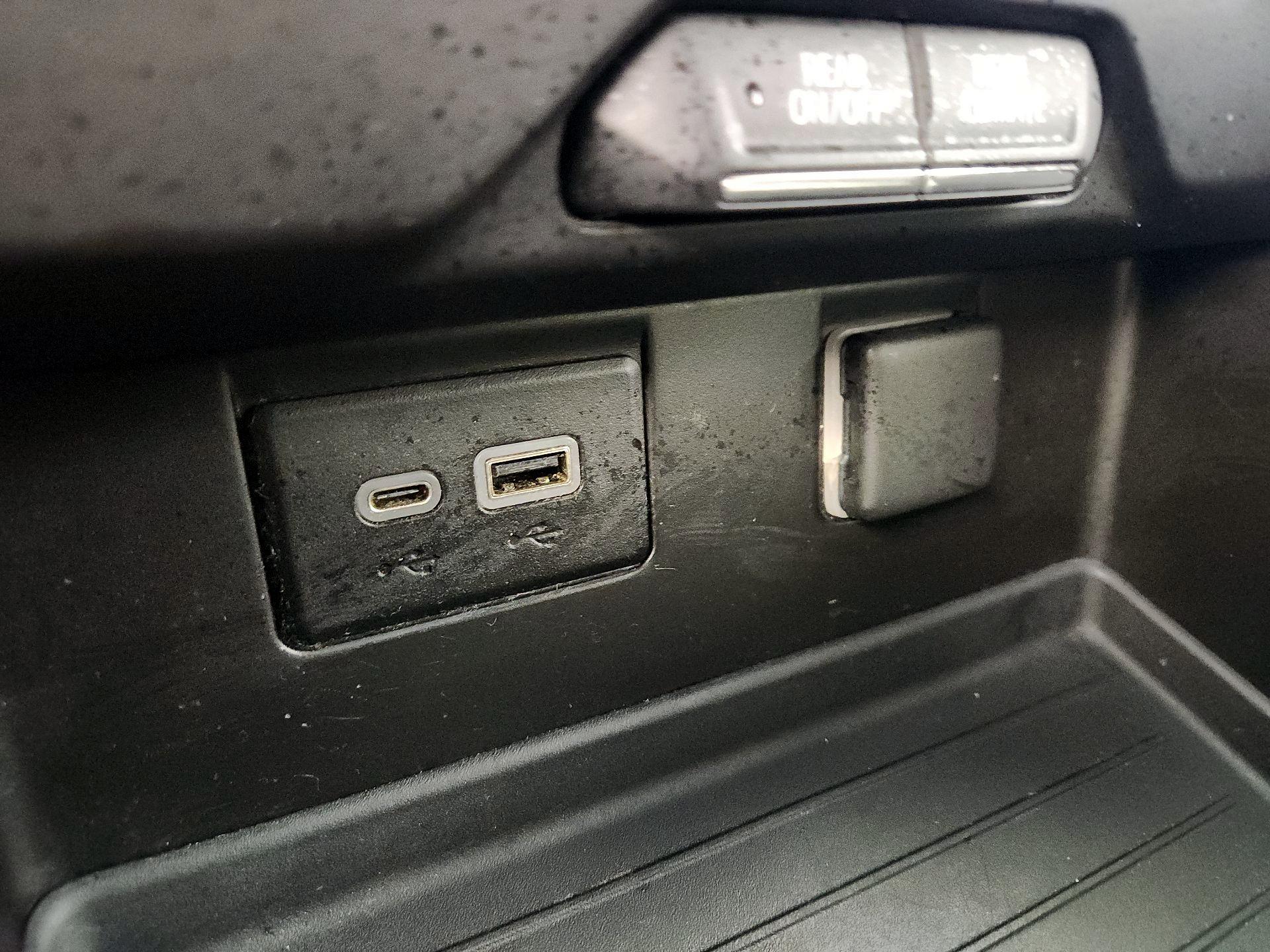 Thumbnail: 2021 Chevrolet Tahoe - 19