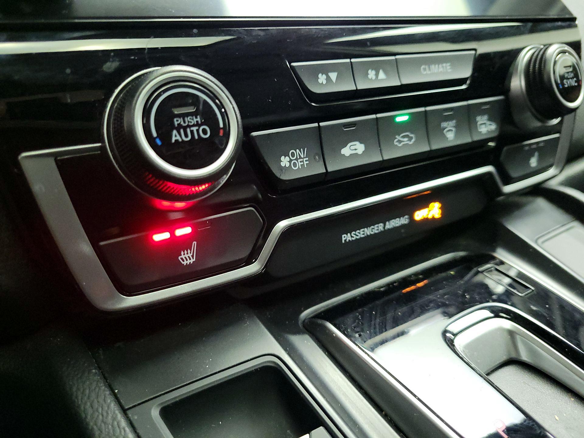 Thumbnail: 2019 Honda CR-V - 16