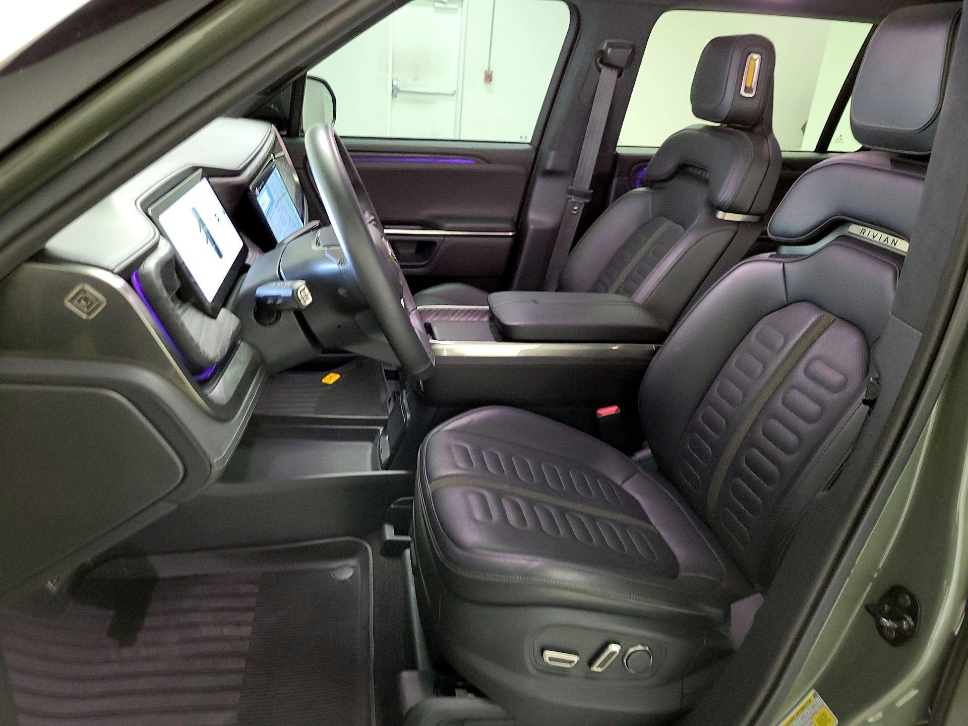 Thumbnail: 2023 Rivian R1S - 11