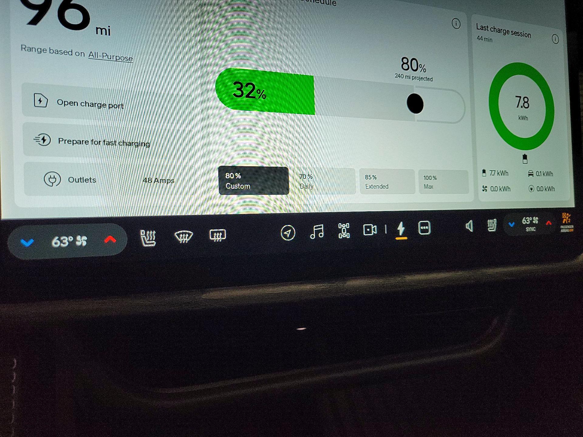 Thumbnail: 2023 Rivian R1S - 16