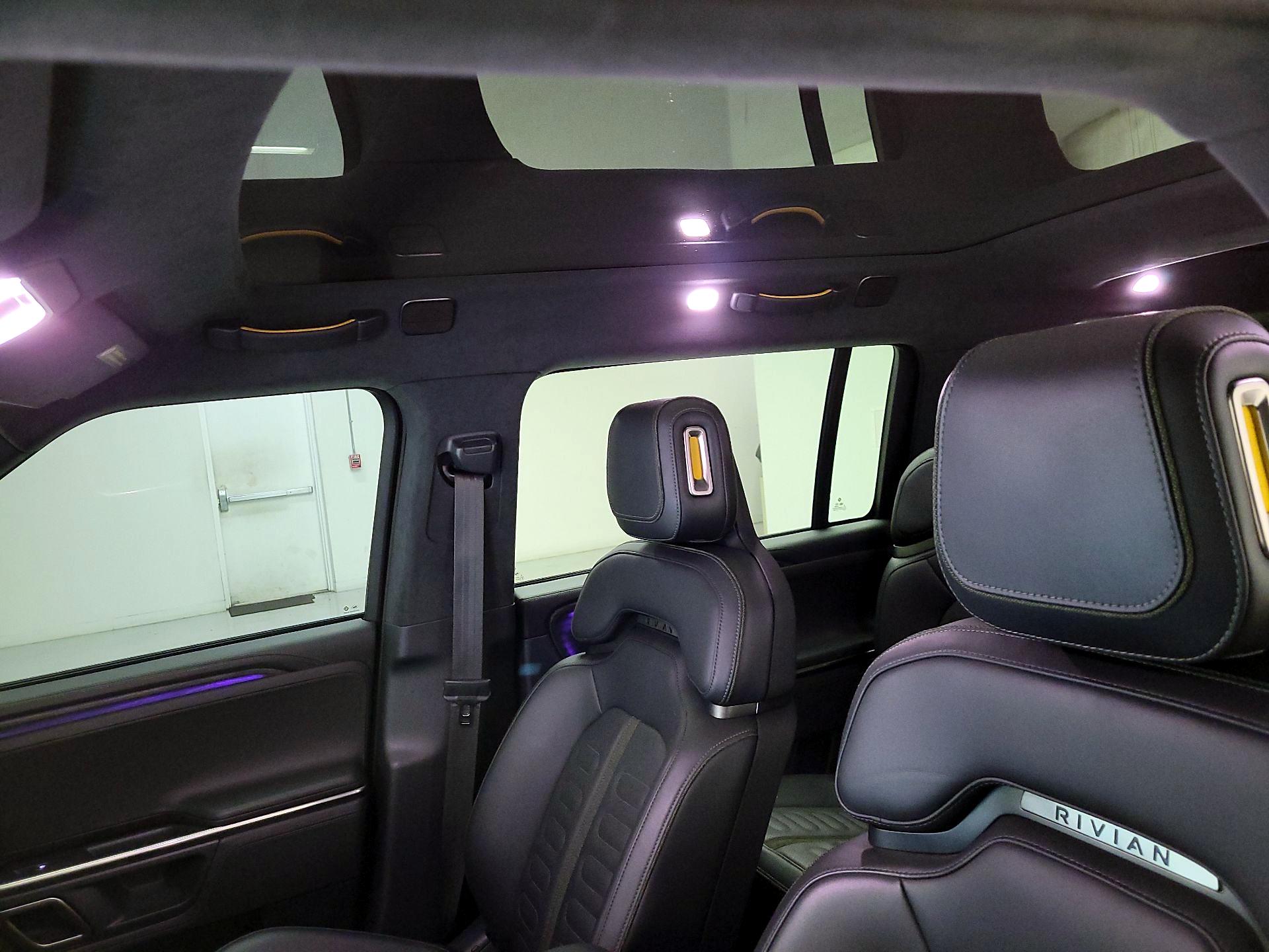 Thumbnail: 2023 Rivian R1S - 19