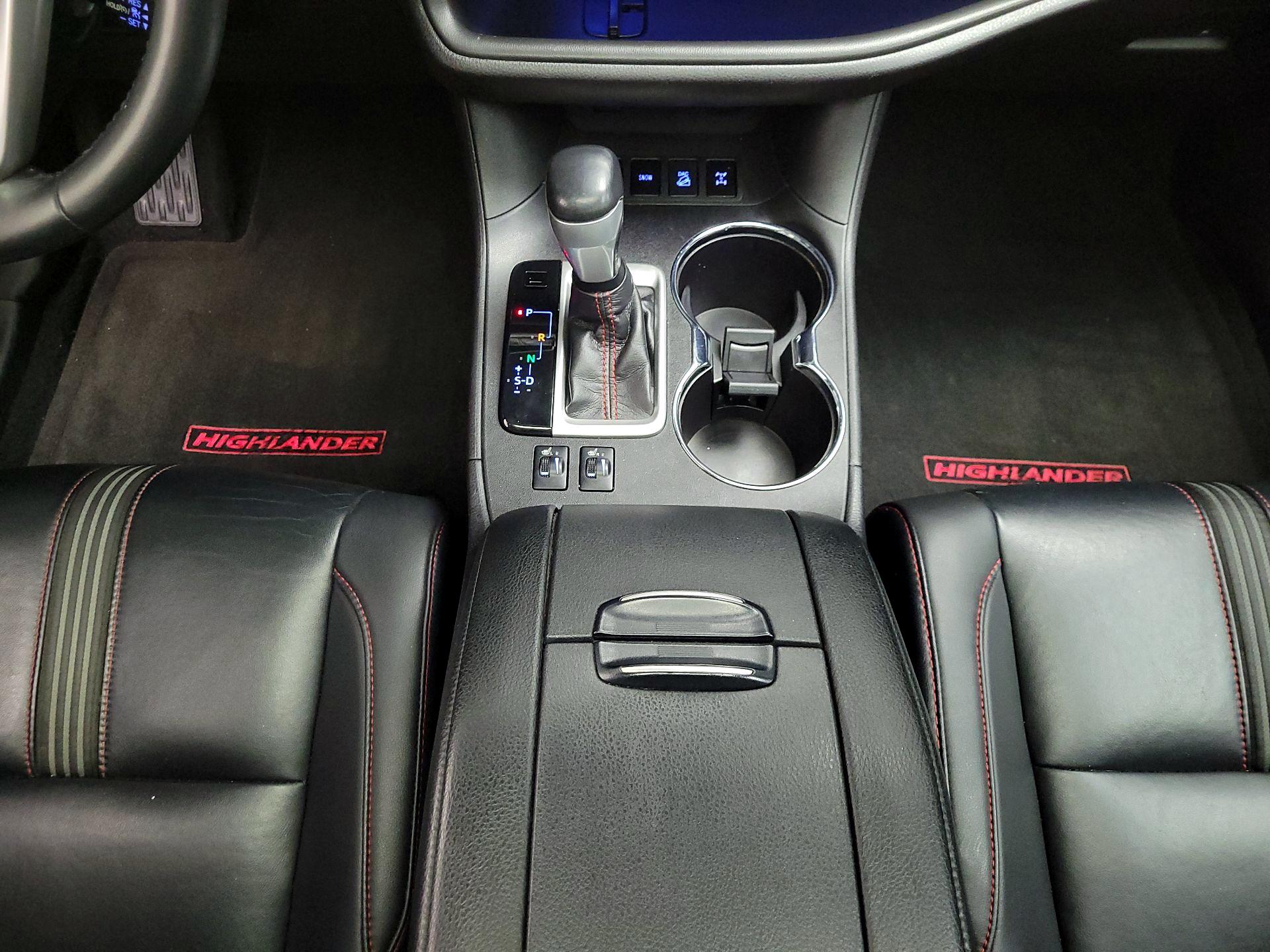 Thumbnail: 2019 Toyota Highlander - 17