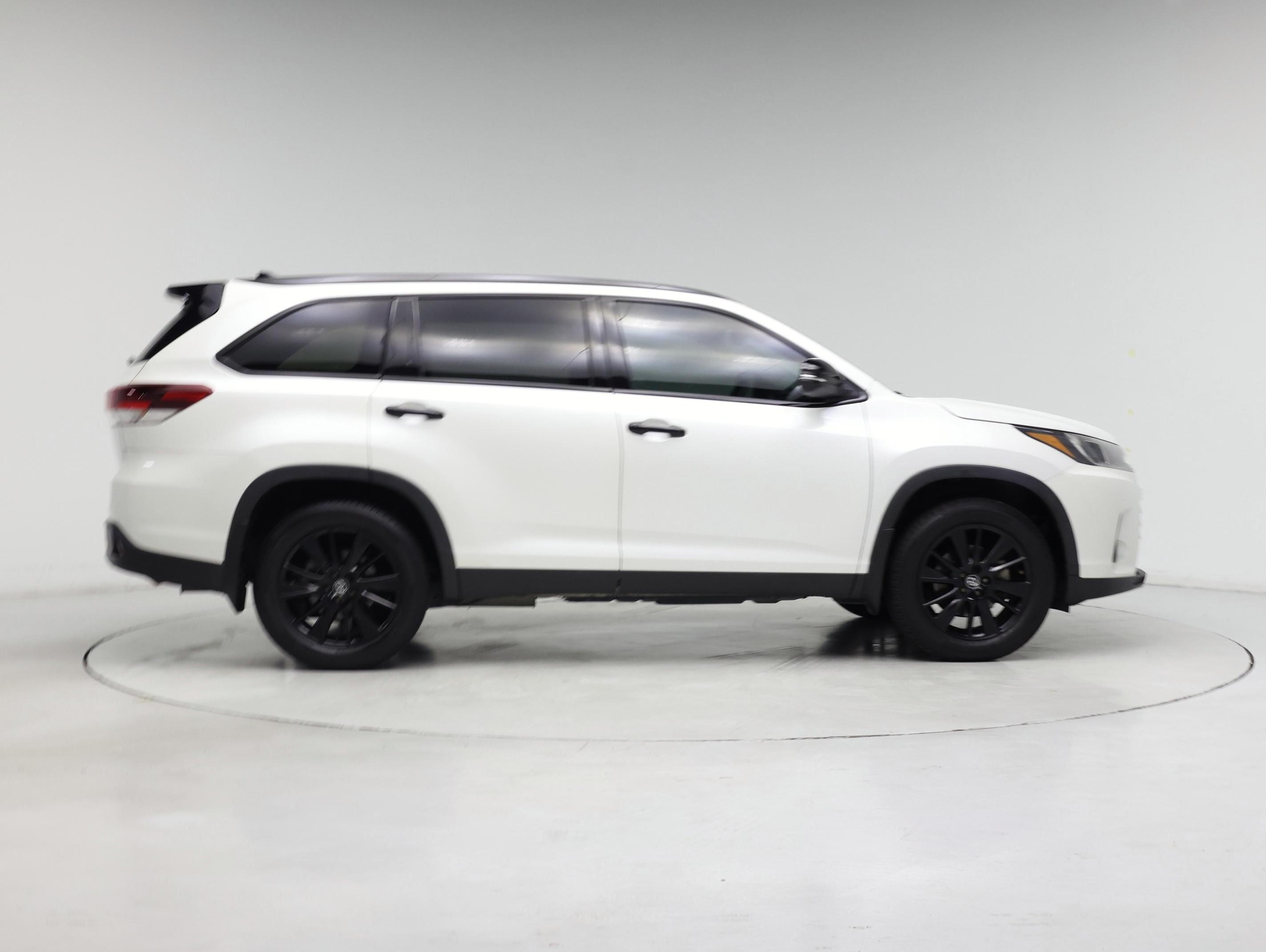 Thumbnail: 2019 Toyota Highlander - 7