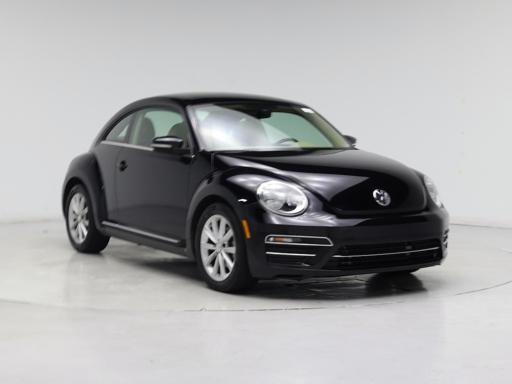 Volkswagen Beetle 2.0T SE Hatchback FWD