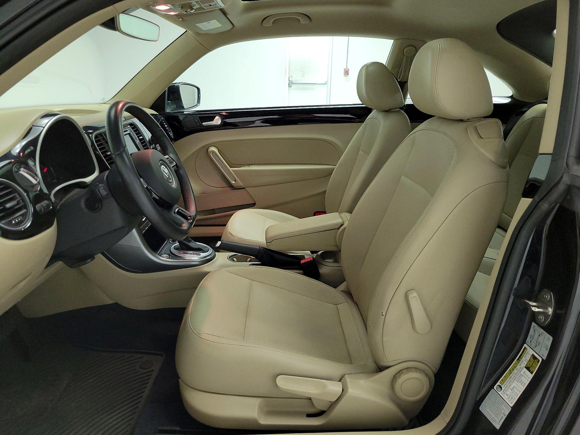 Thumbnail: 2018 Volkswagen Beetle - 11