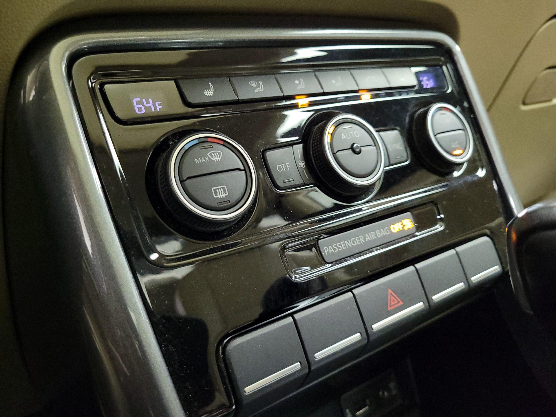 Thumbnail: 2018 Volkswagen Beetle - 16