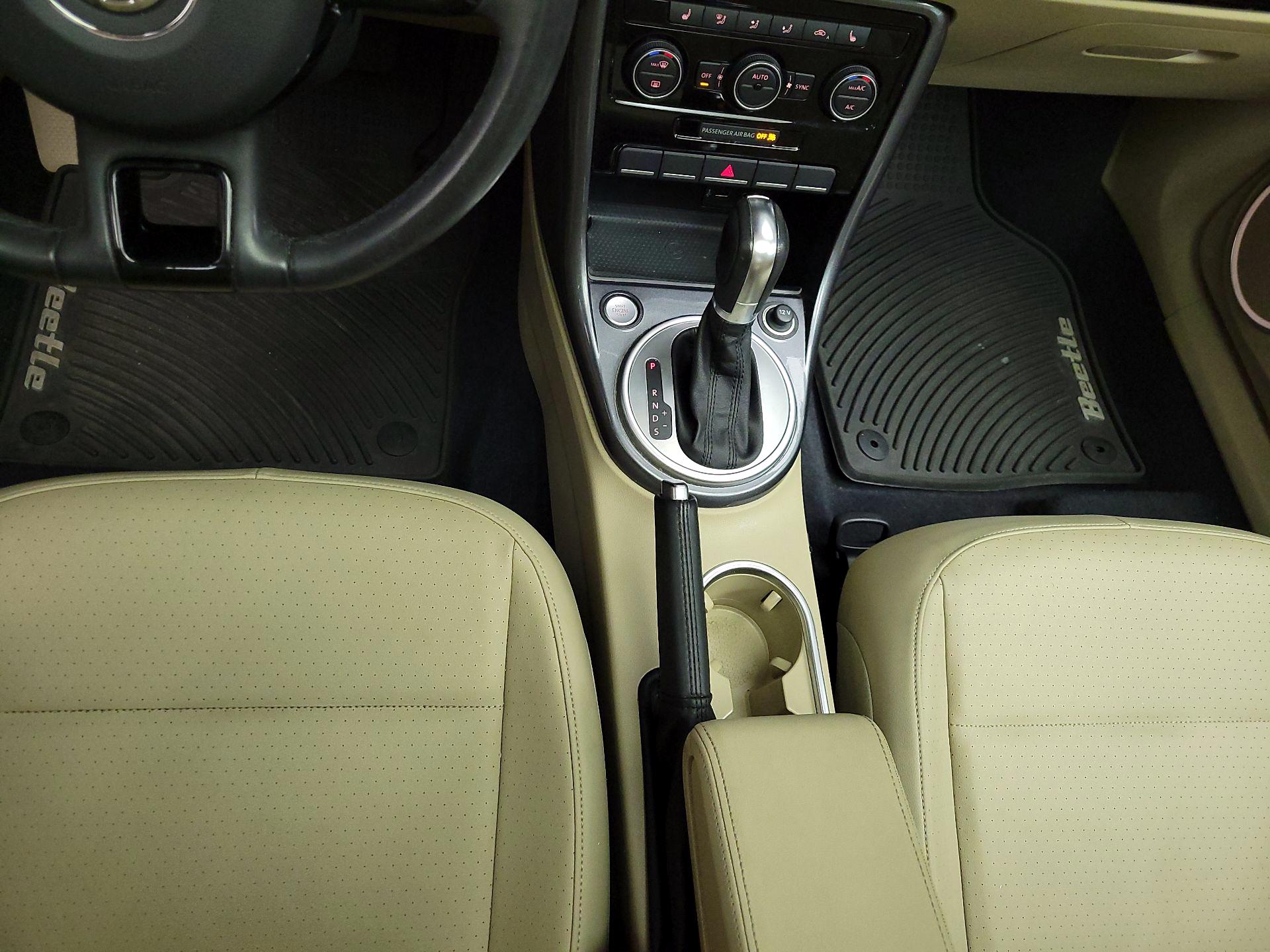 Thumbnail: 2018 Volkswagen Beetle - 17