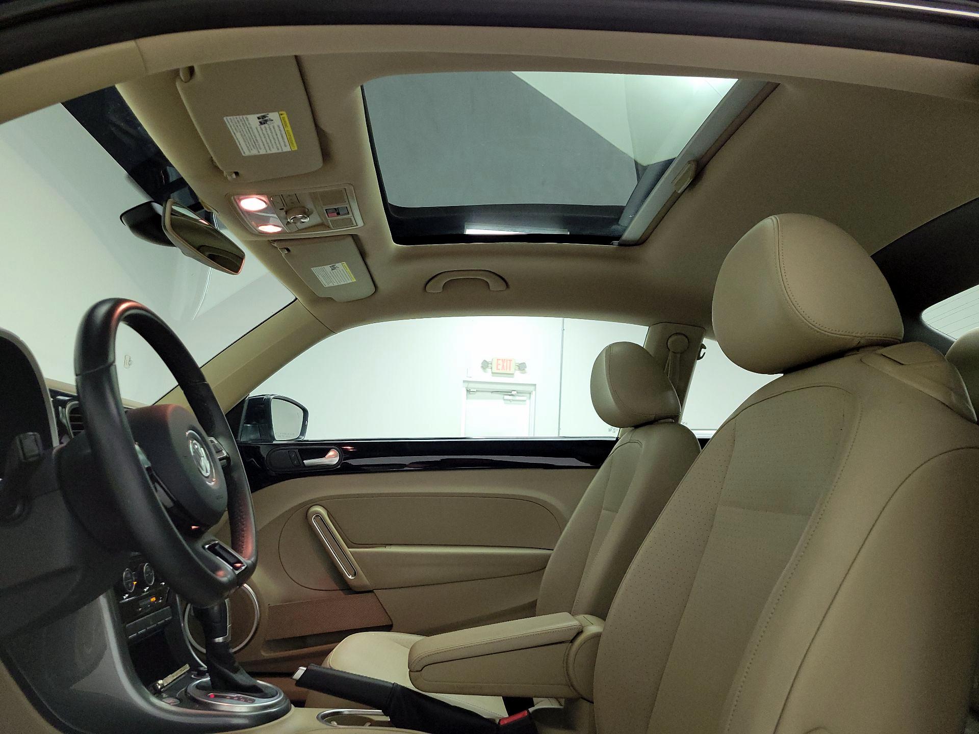 Thumbnail: 2018 Volkswagen Beetle - 19