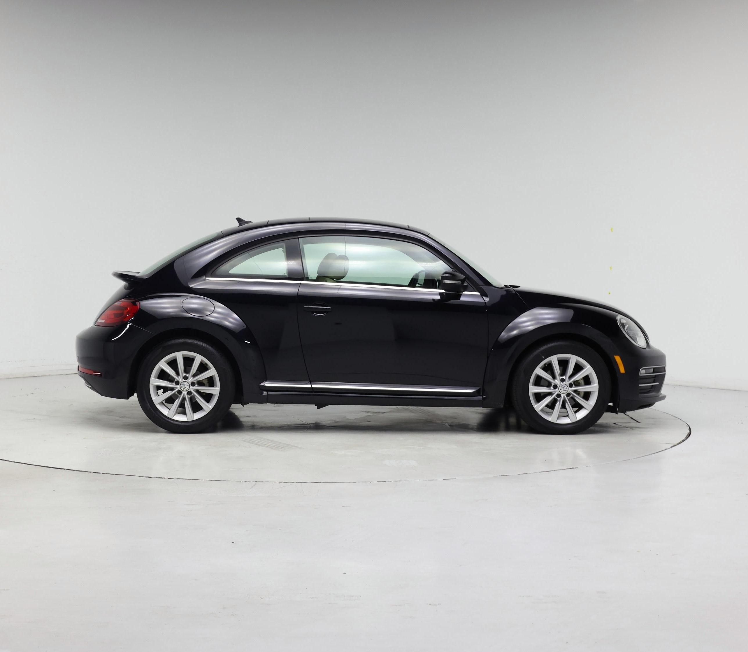 Thumbnail: 2018 Volkswagen Beetle - 7