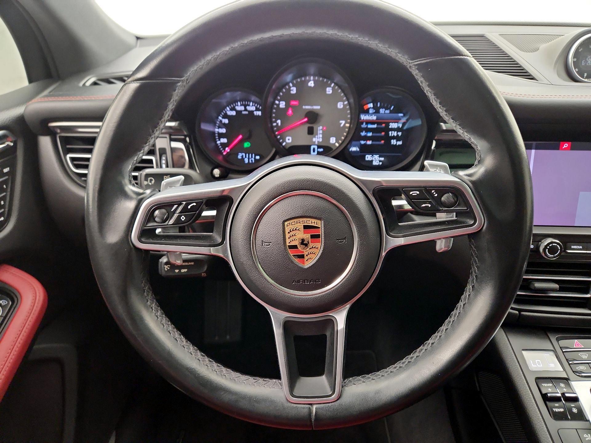 Thumbnail: 2020 Porsche Macan - 10