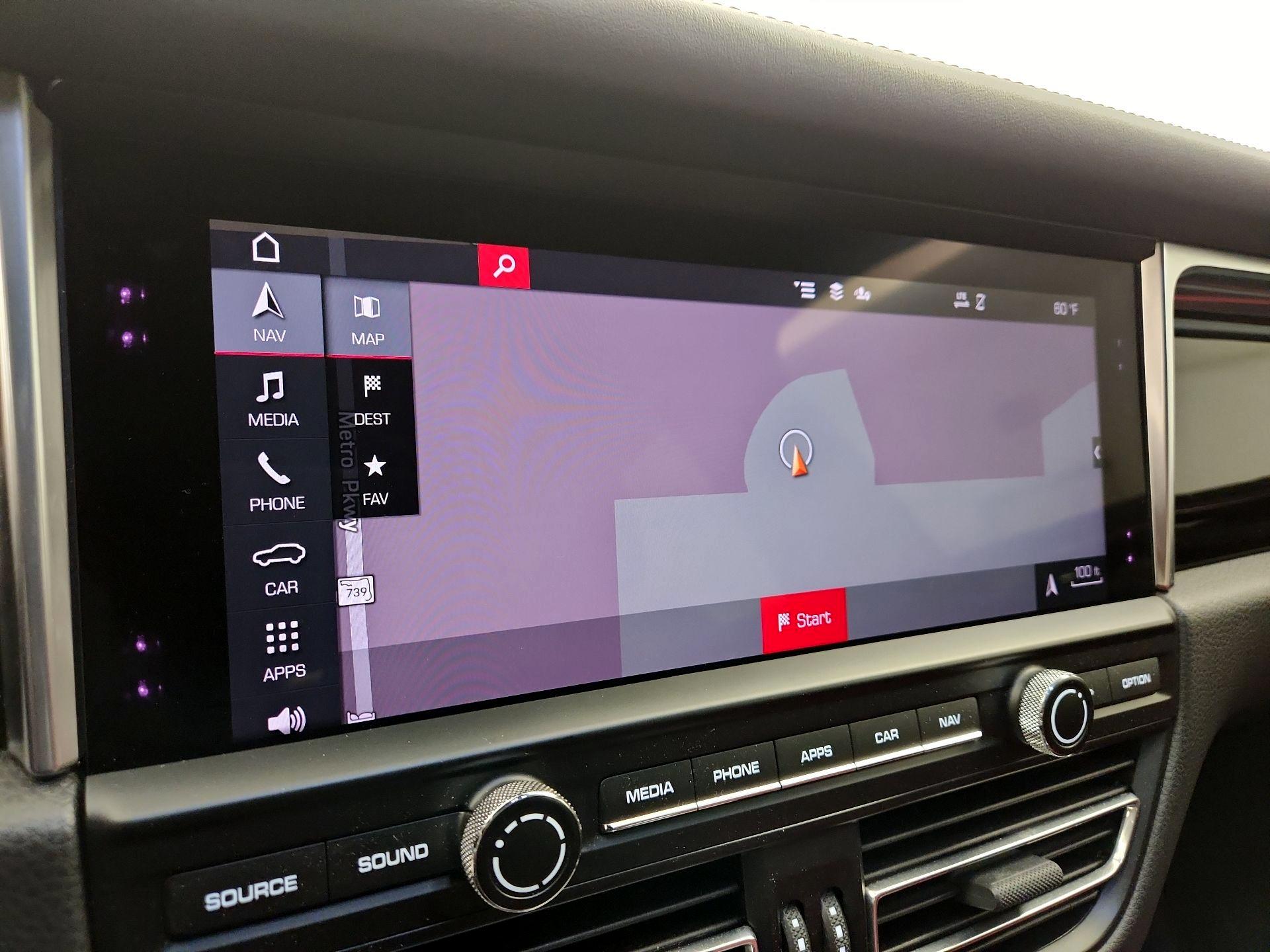 Thumbnail: 2020 Porsche Macan - 14