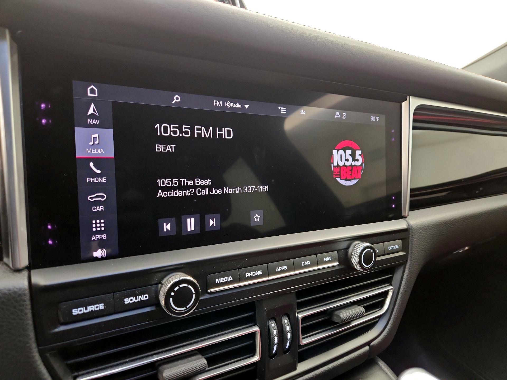 Thumbnail: 2020 Porsche Macan - 16