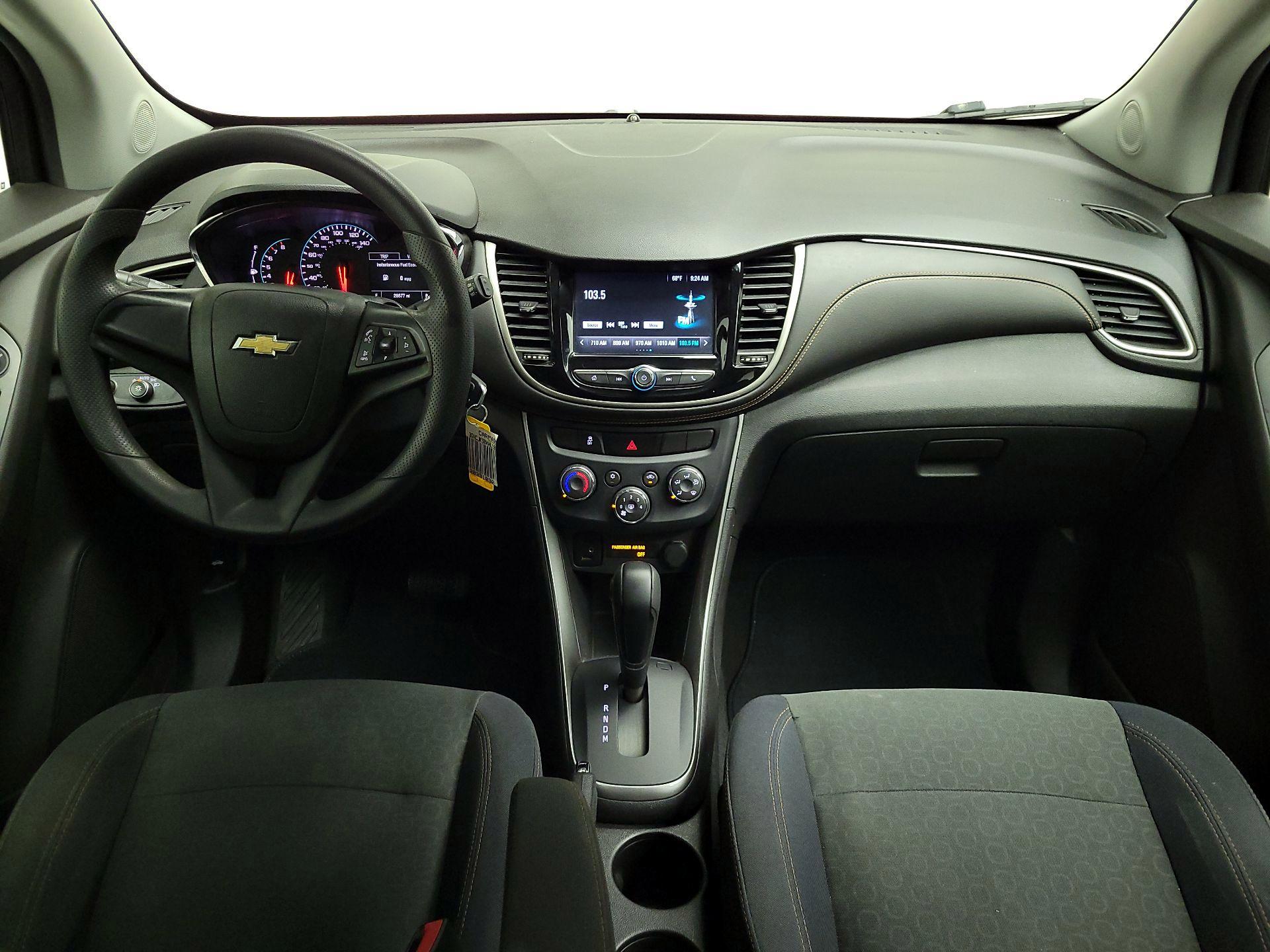 Thumbnail: 2017 Chevrolet Trax - 9