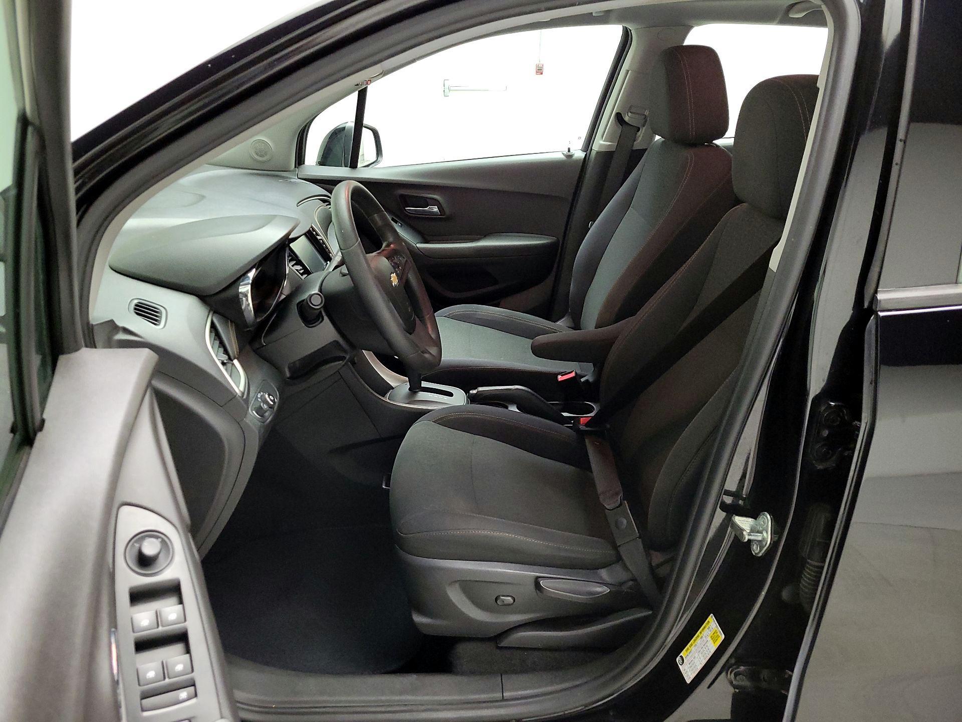 Thumbnail: 2017 Chevrolet Trax - 11