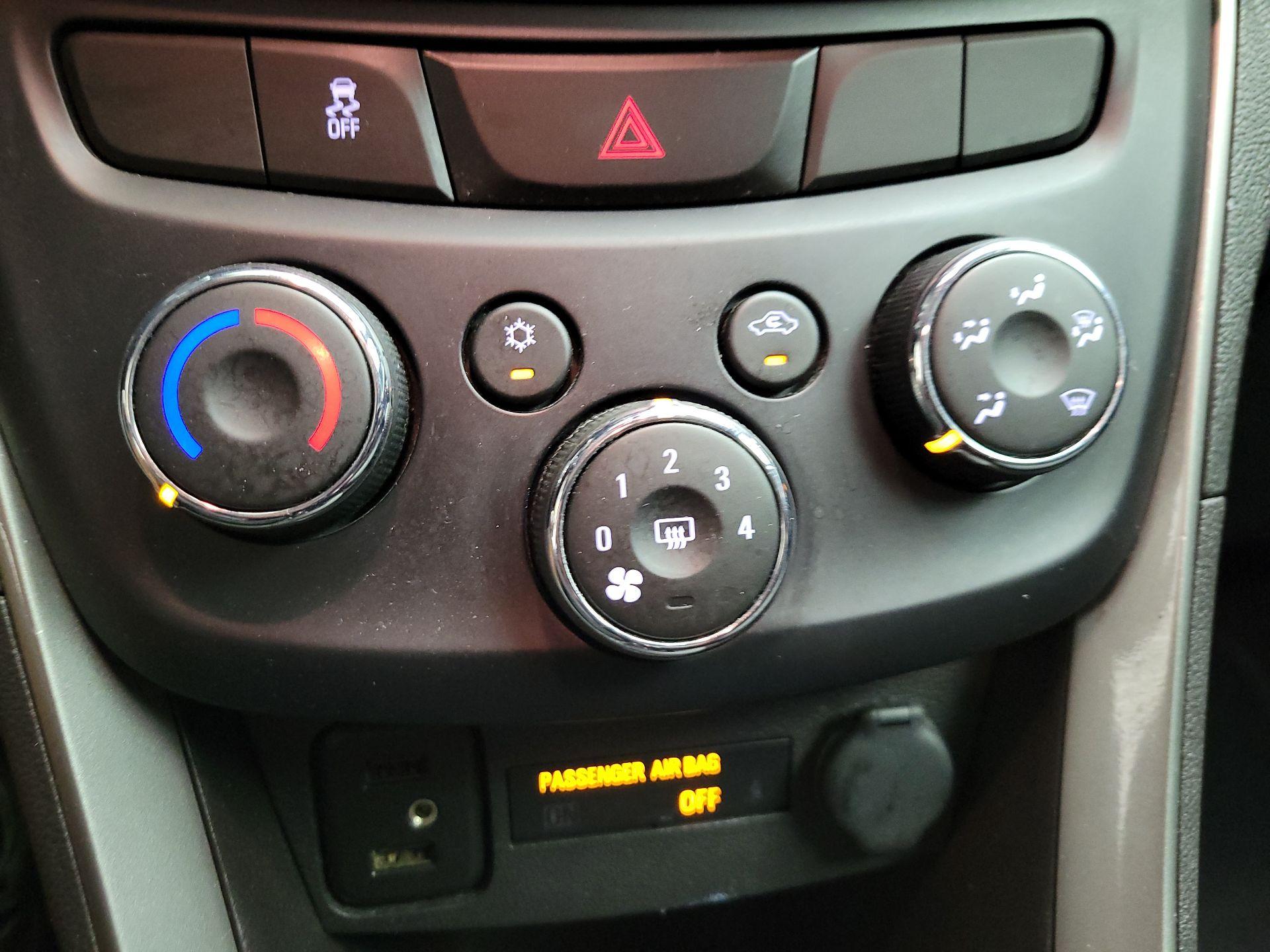 Thumbnail: 2017 Chevrolet Trax - 16