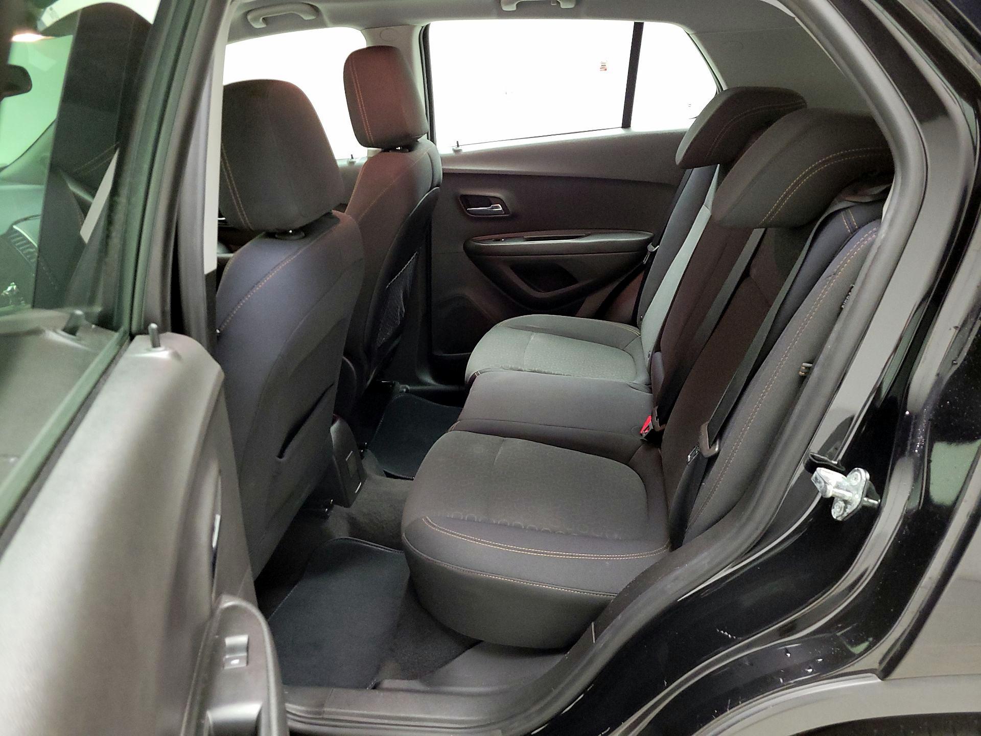 Thumbnail: 2017 Chevrolet Trax - 19