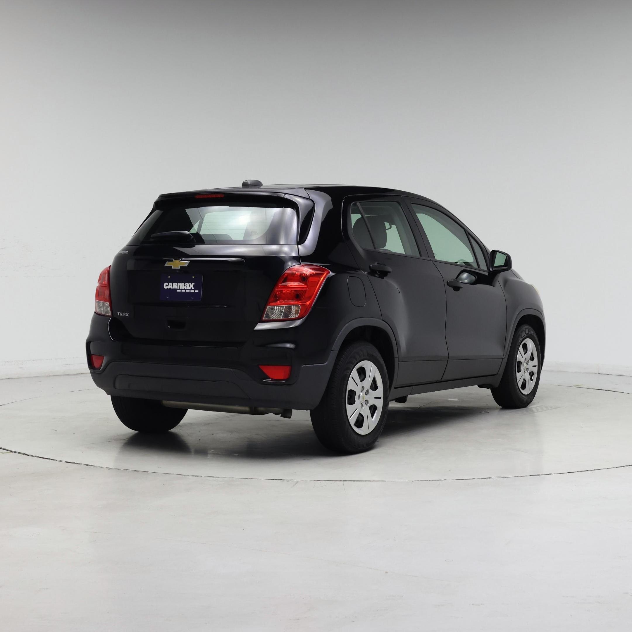 Thumbnail: 2017 Chevrolet Trax - 8