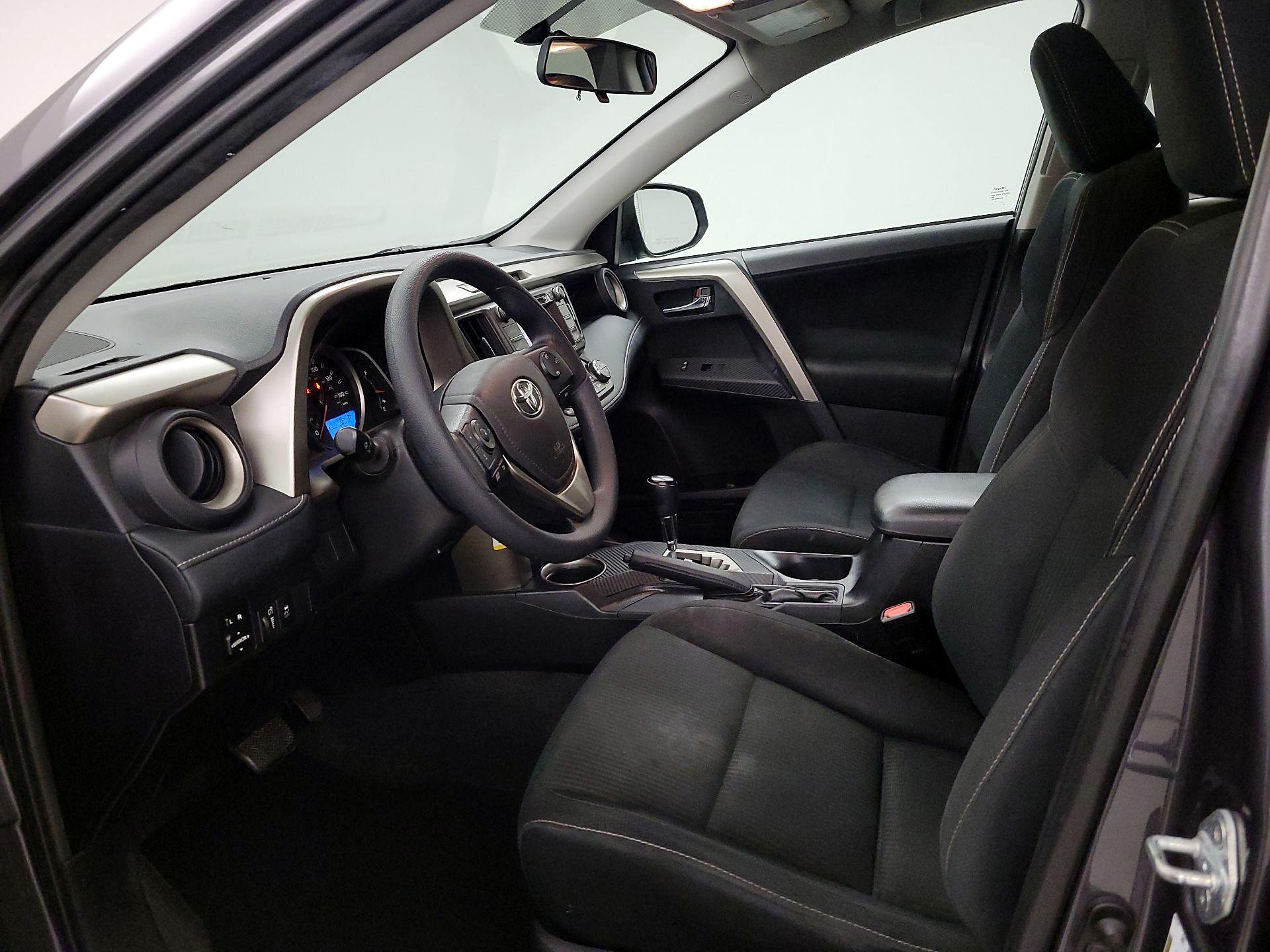 Thumbnail: 2015 Toyota RAV4 - 11