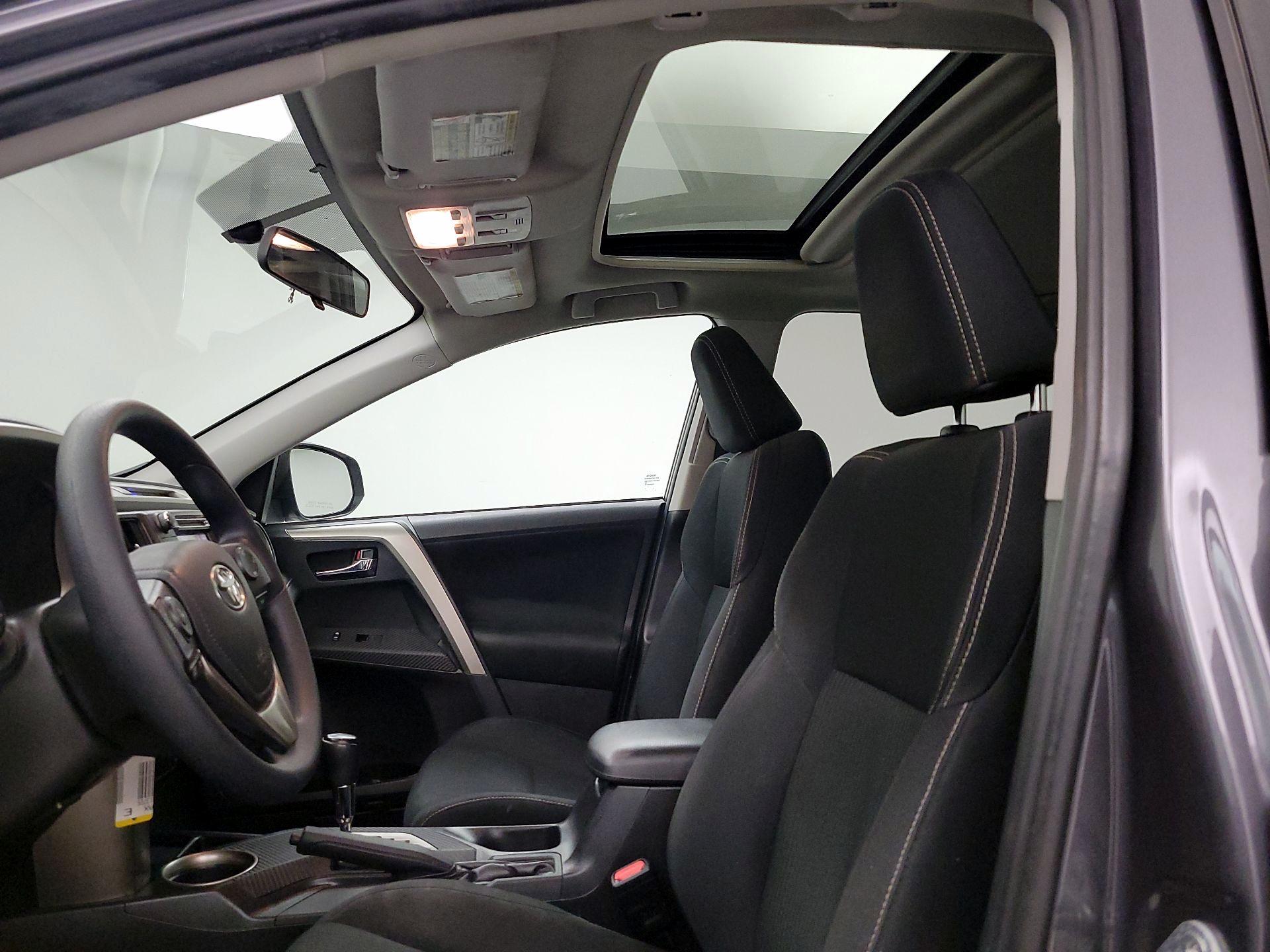 Thumbnail: 2015 Toyota RAV4 - 19