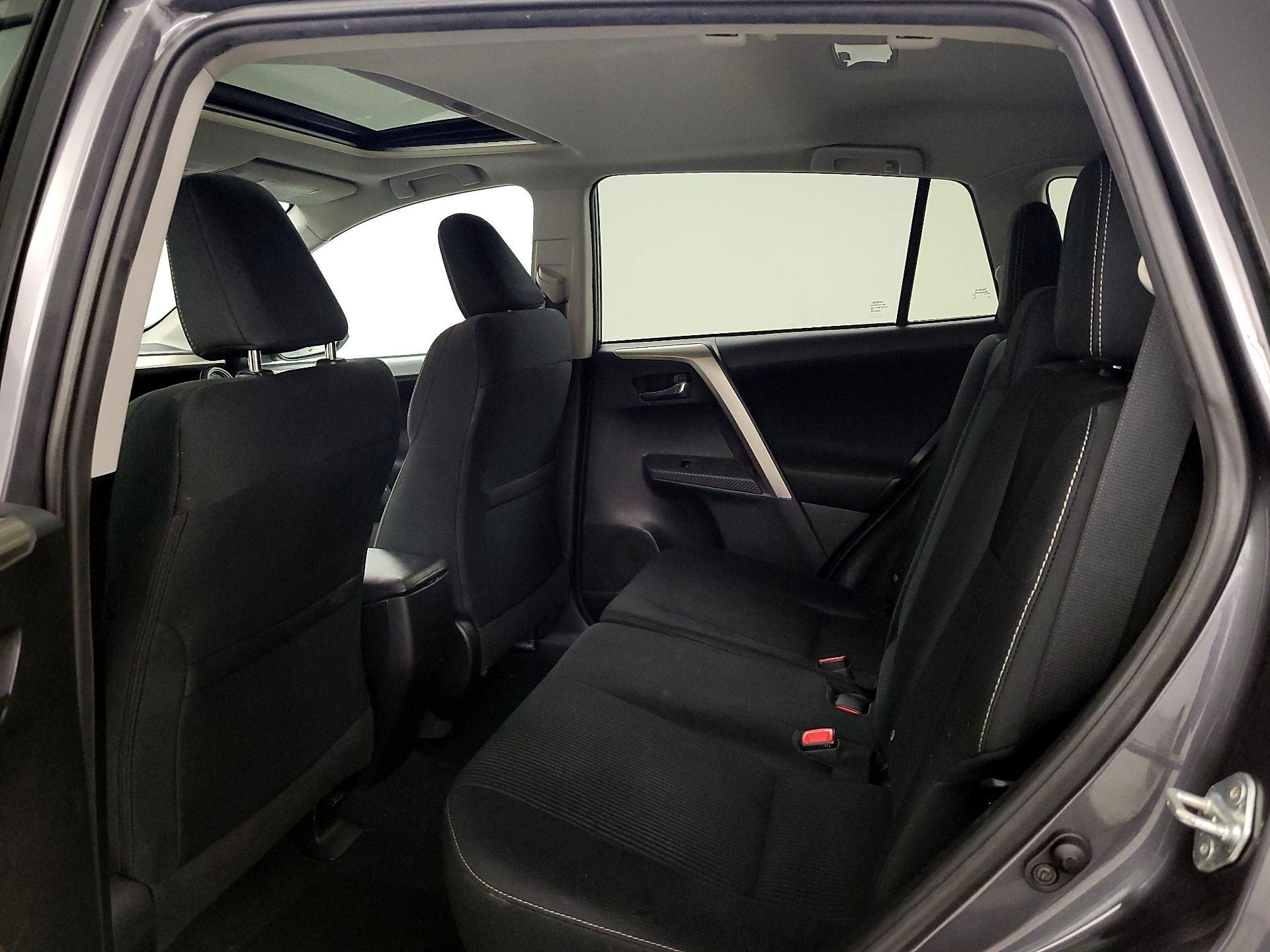 Thumbnail: 2015 Toyota RAV4 - 20