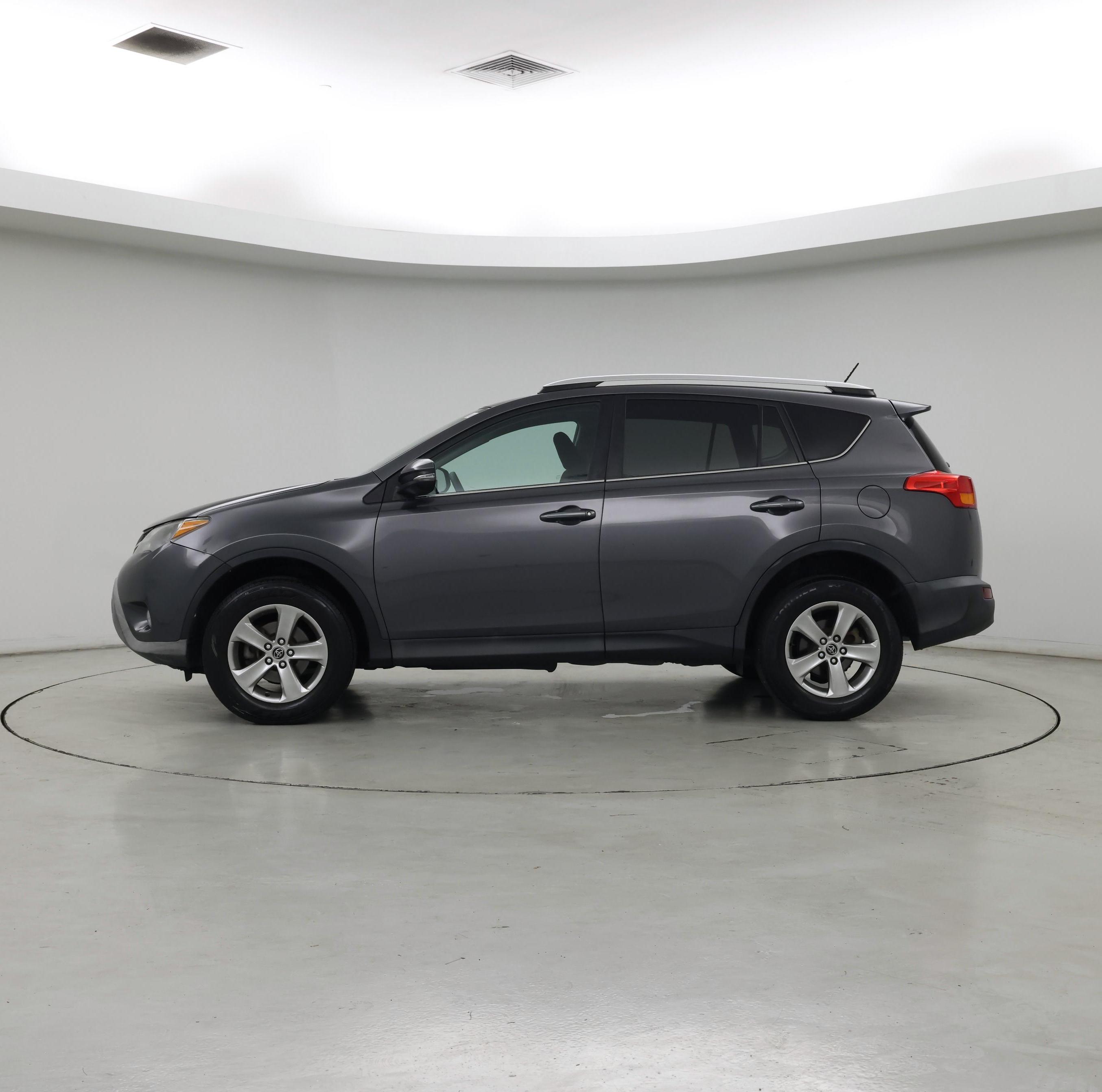Thumbnail: 2015 Toyota RAV4 - 3