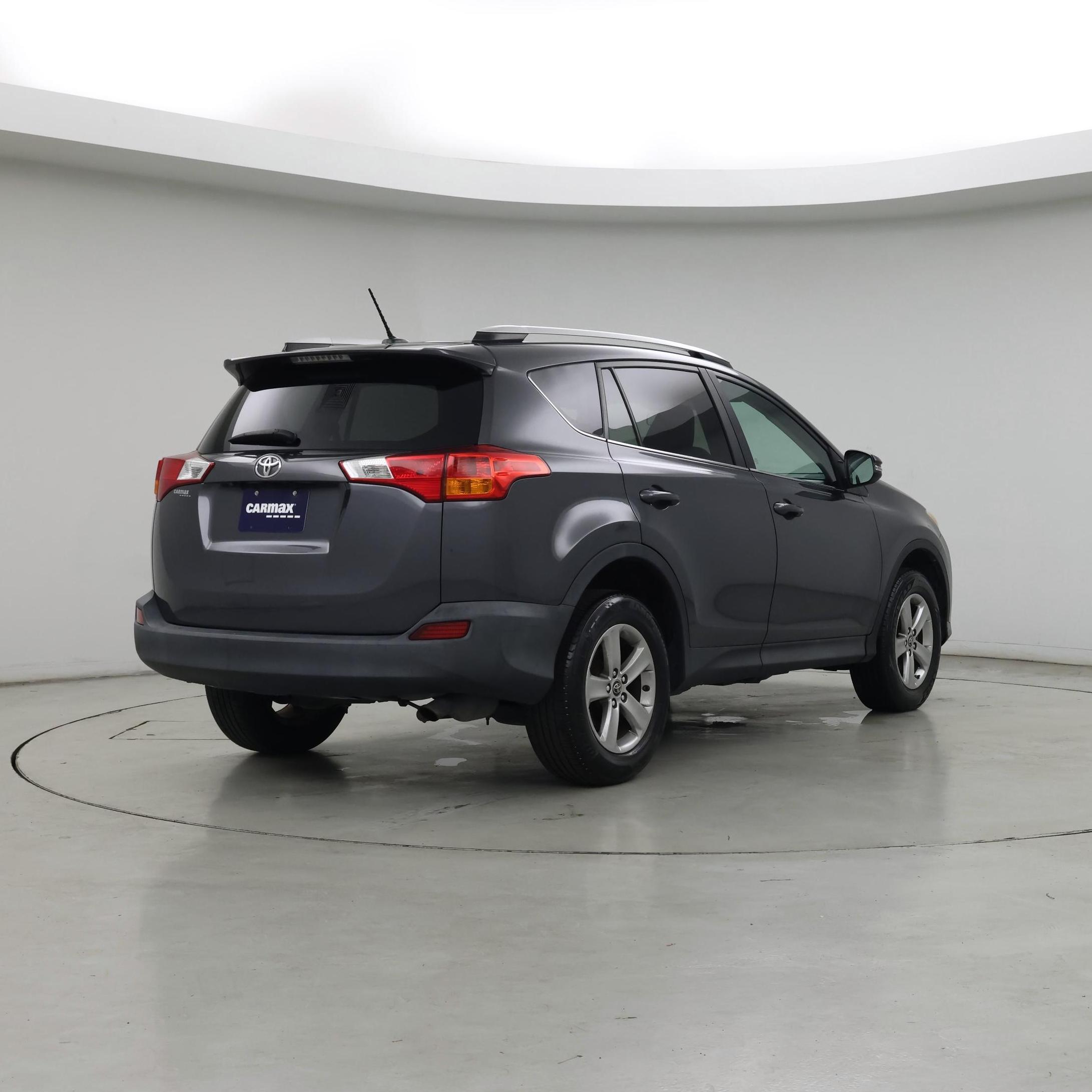 Thumbnail: 2015 Toyota RAV4 - 8