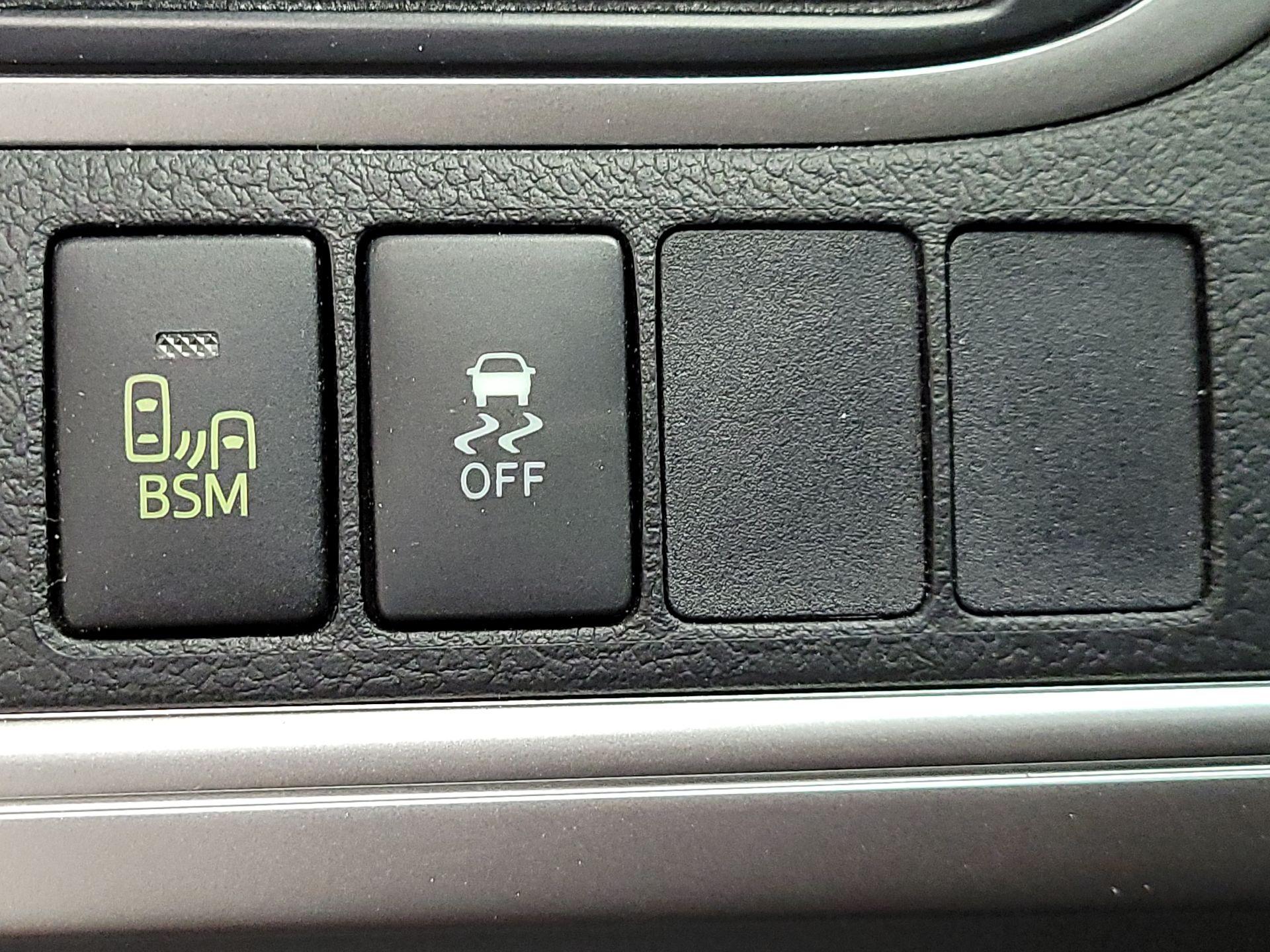 Thumbnail: 2014 Toyota Camry - 13