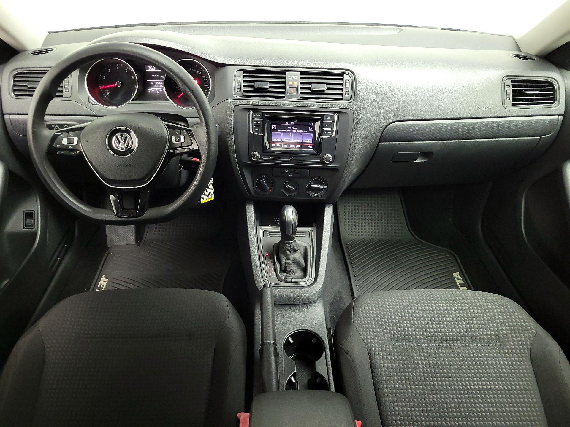 Thumbnail: 2016 Volkswagen Jetta - 9