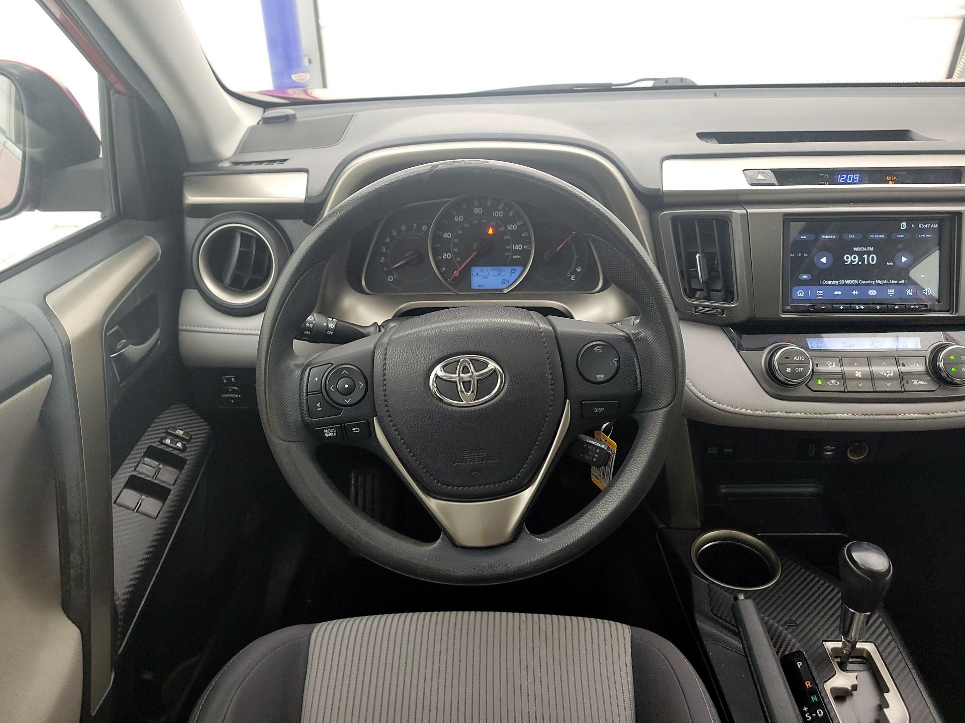 Thumbnail: 2015 Toyota RAV4 - 10