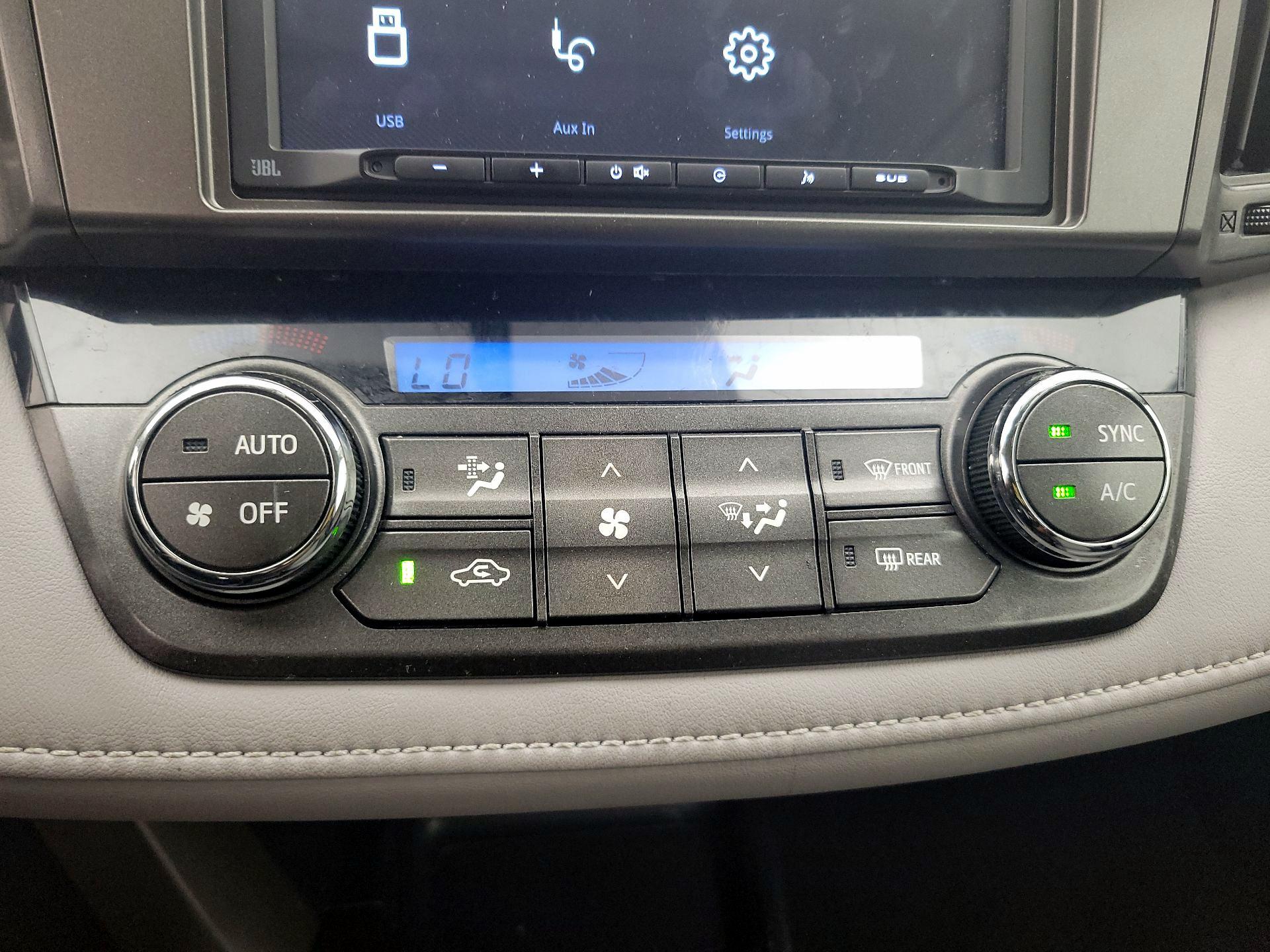 Thumbnail: 2015 Toyota RAV4 - 16