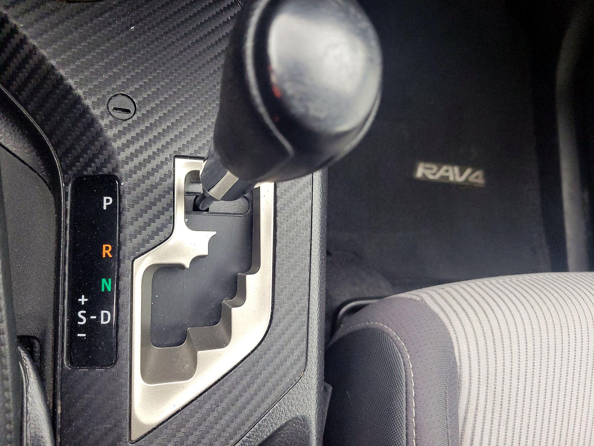 Thumbnail: 2015 Toyota RAV4 - 17