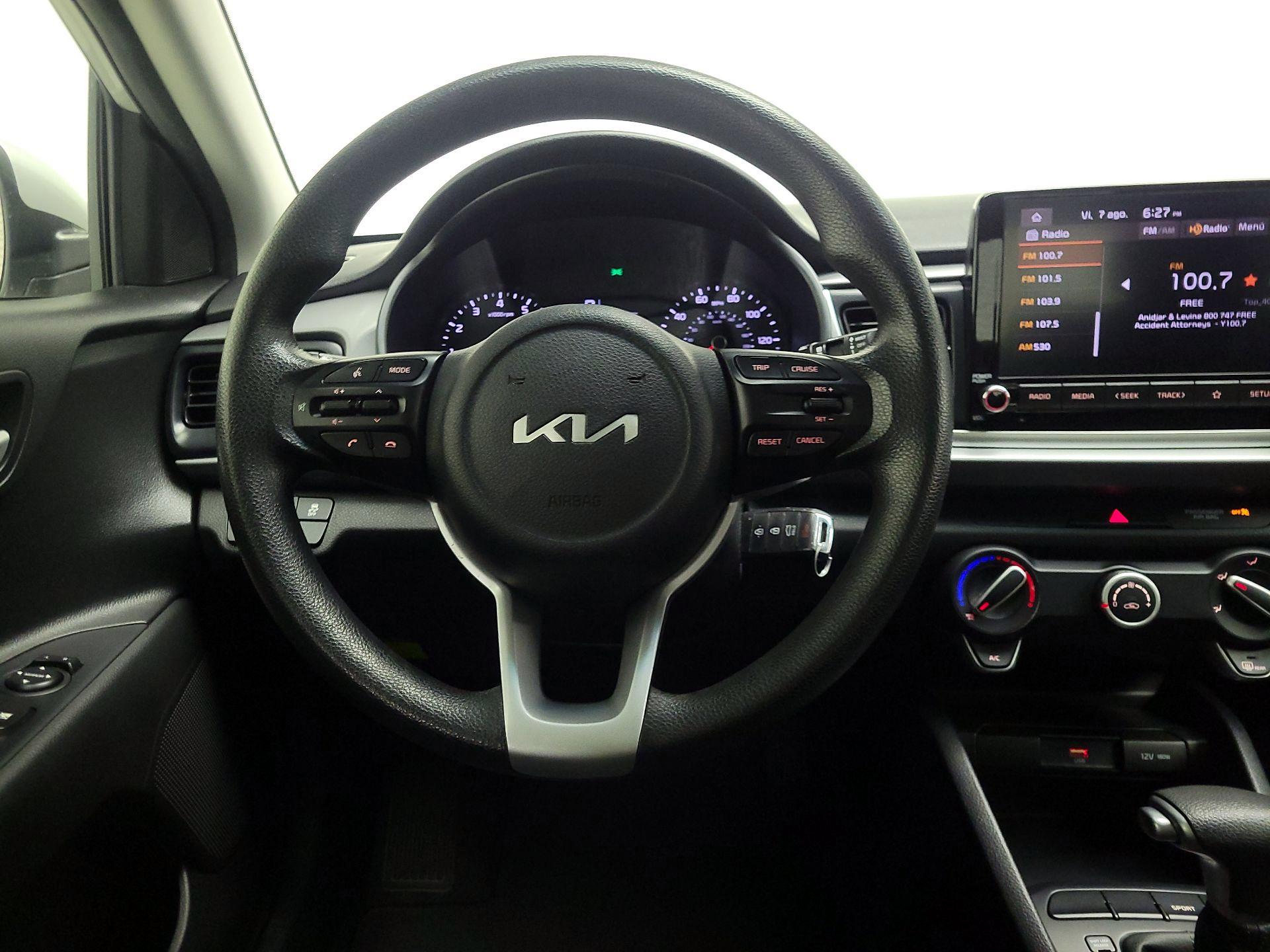 Thumbnail: 2022 Kia Rio - 10