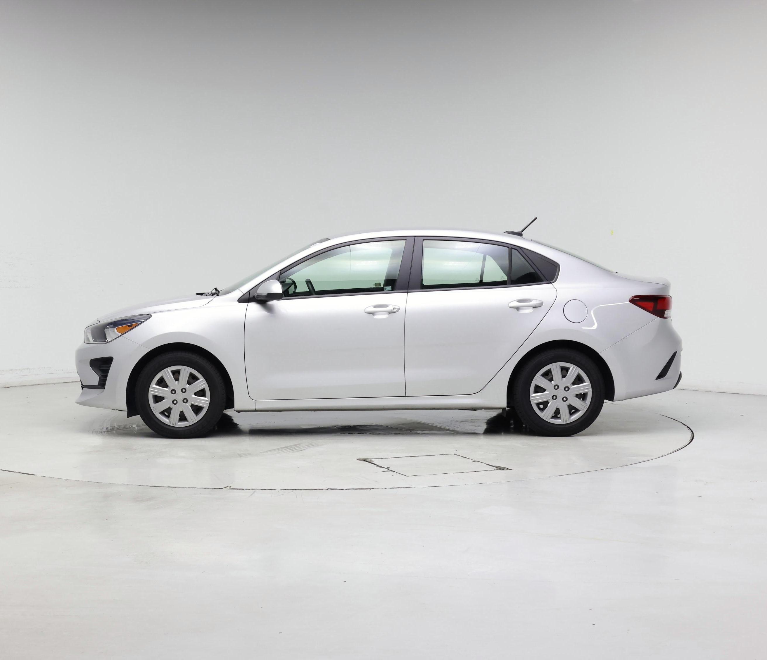 Thumbnail: 2022 Kia Rio - 3