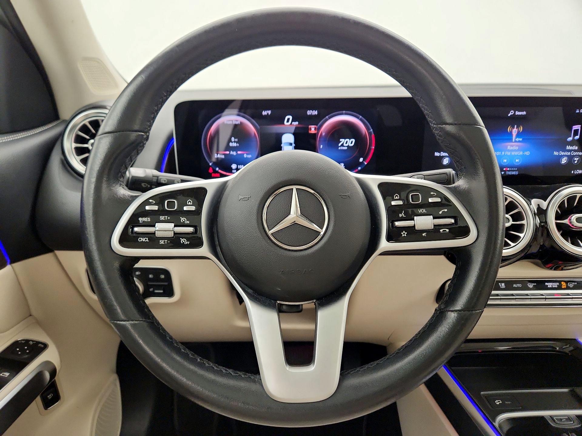 Thumbnail: 2020 Mercedes-Benz GLB - 10