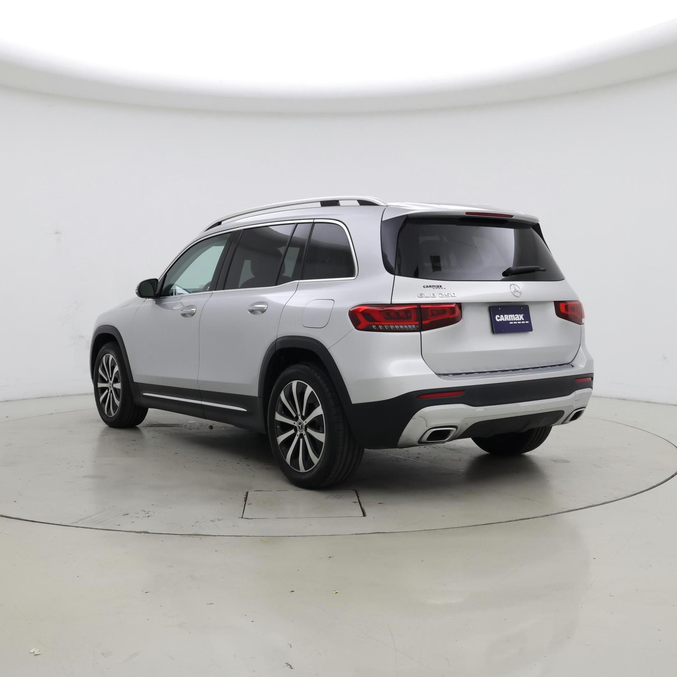 Thumbnail: 2020 Mercedes-Benz GLB - 2