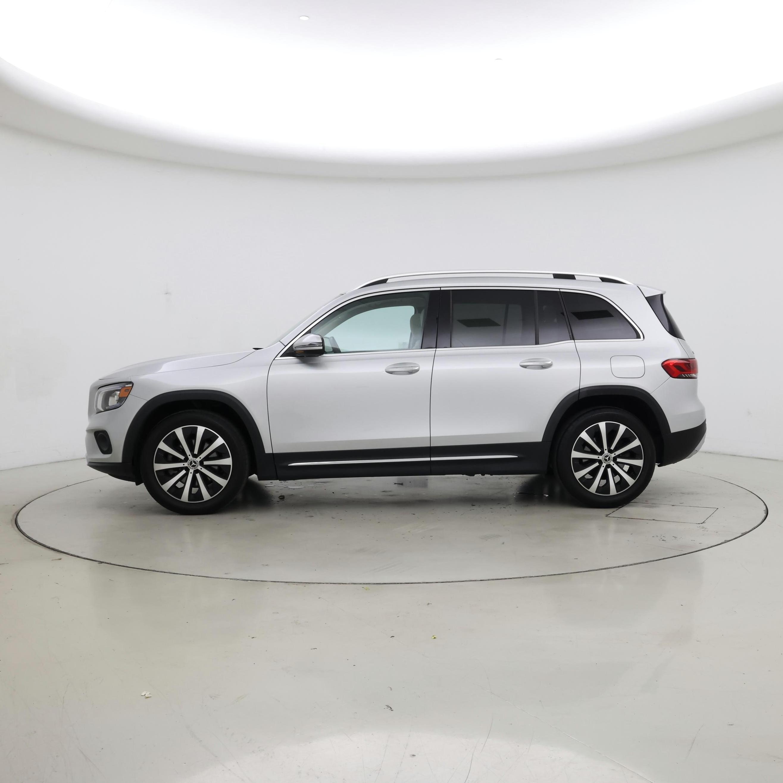 Thumbnail: 2020 Mercedes-Benz GLB - 3