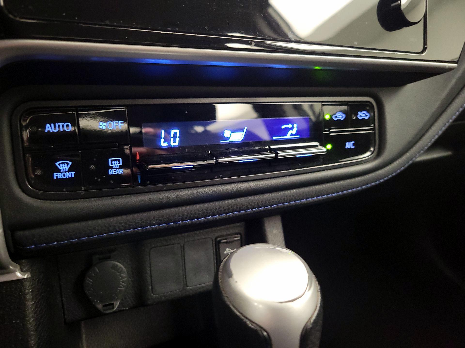 Thumbnail: 2018 Toyota Corolla - 16