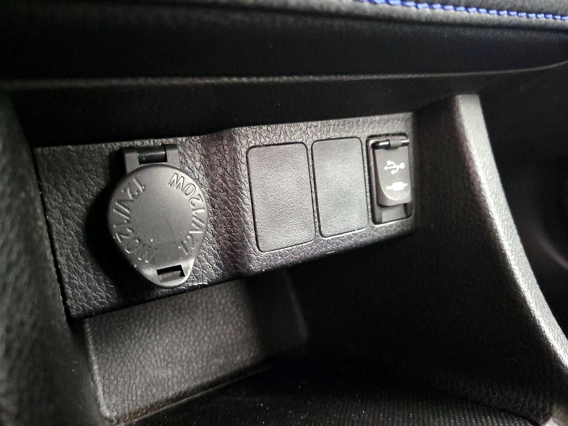 Thumbnail: 2018 Toyota Corolla - 18