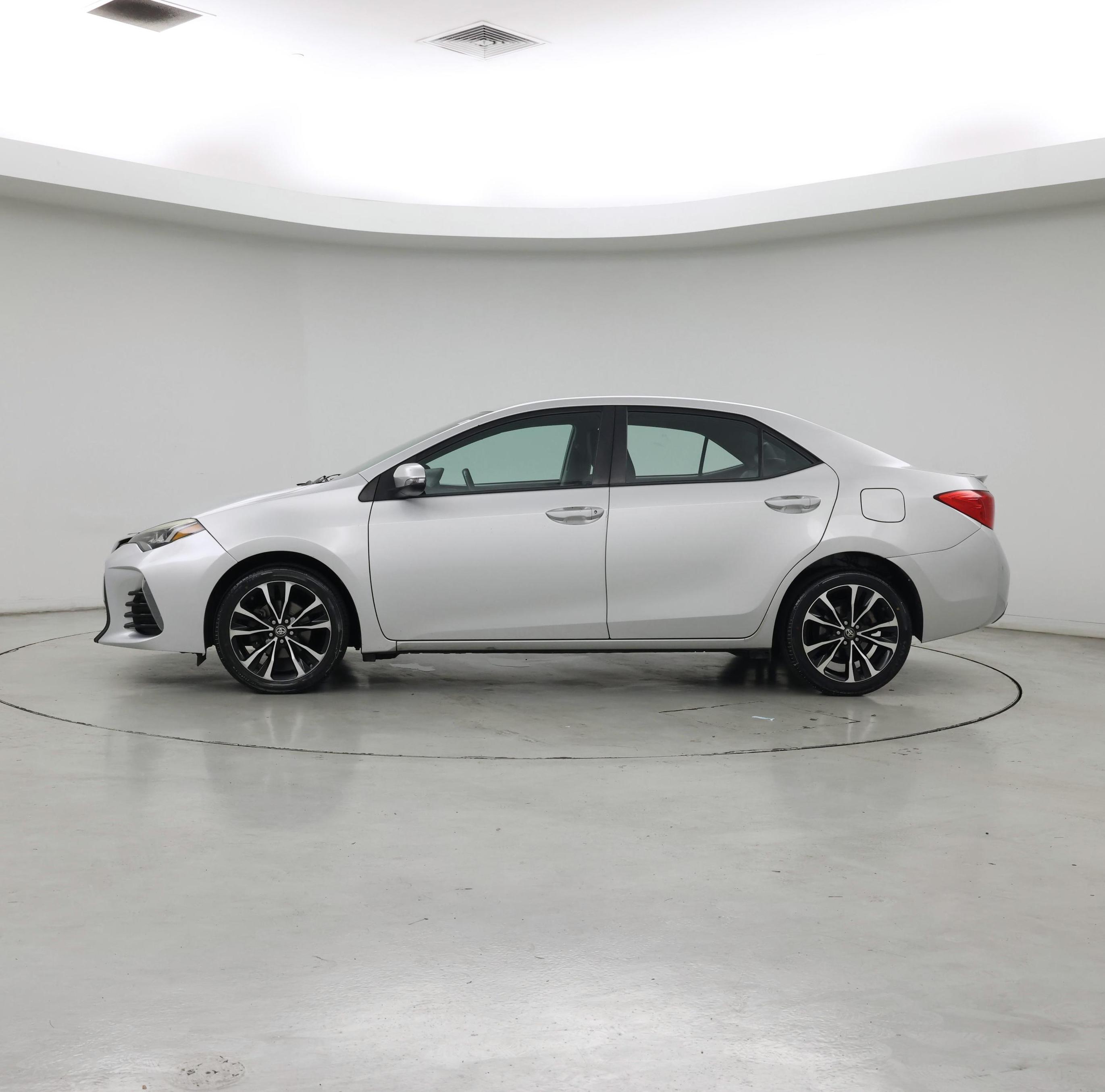 Thumbnail: 2018 Toyota Corolla - 3