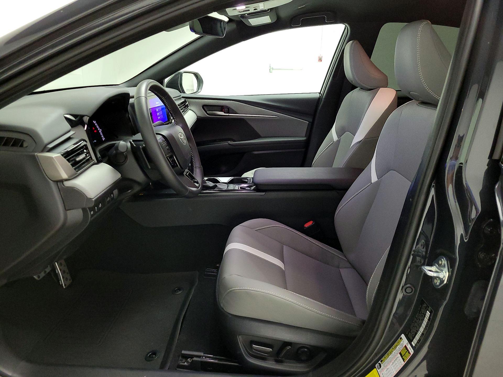 Thumbnail: 2025 Toyota Camry - 11