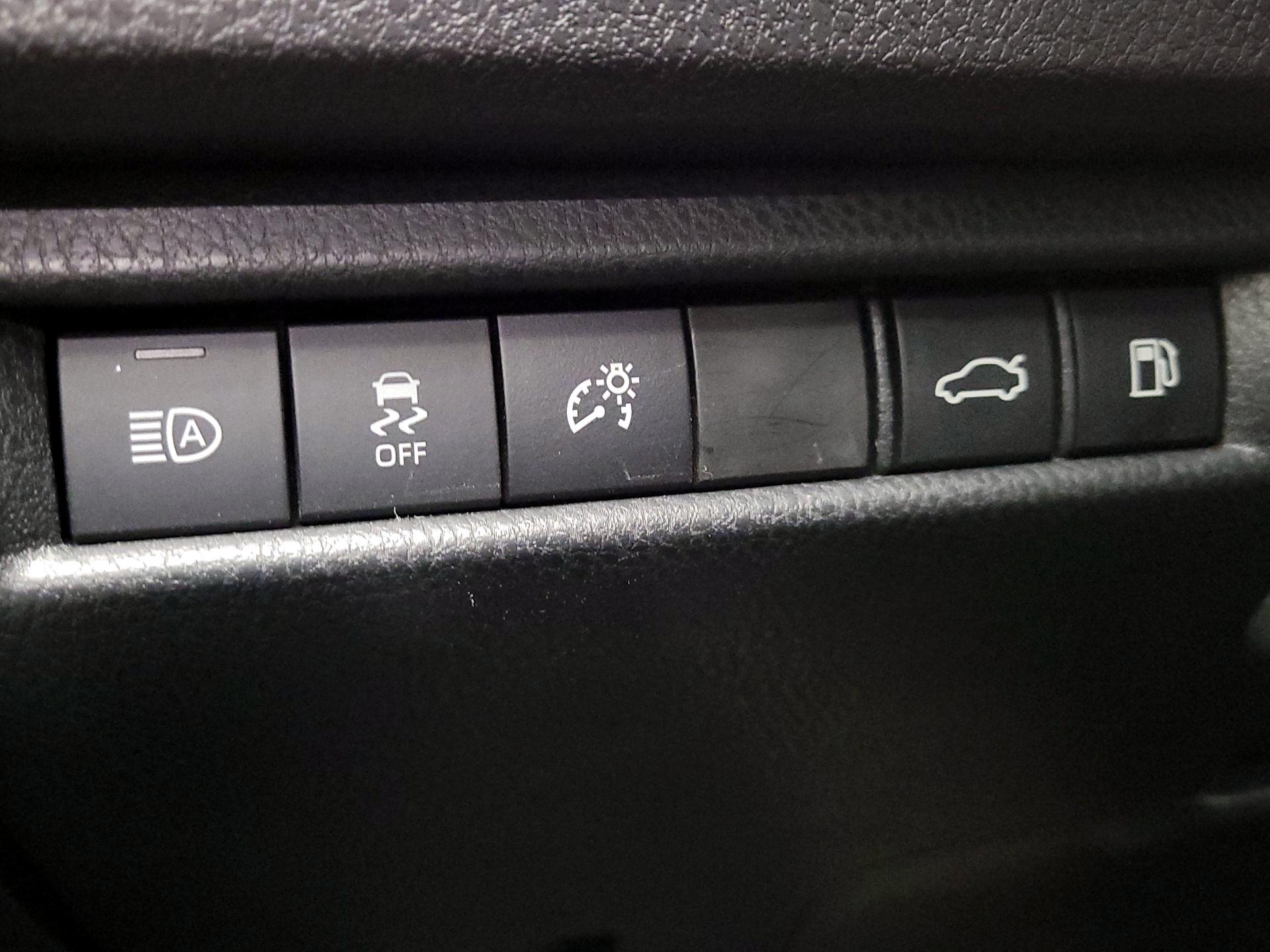 Thumbnail: 2025 Toyota Camry - 13